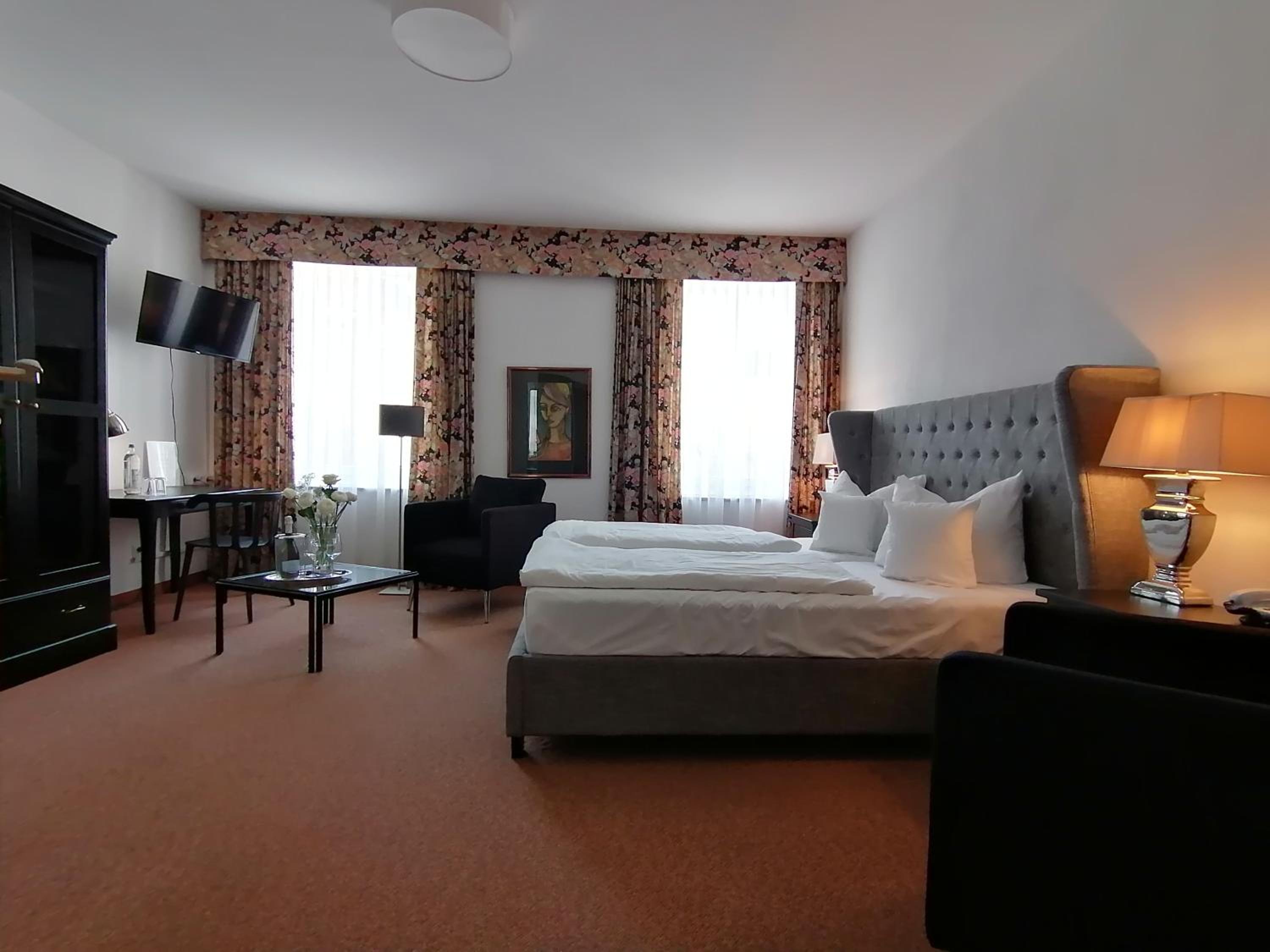 Double Room - Photo 5
