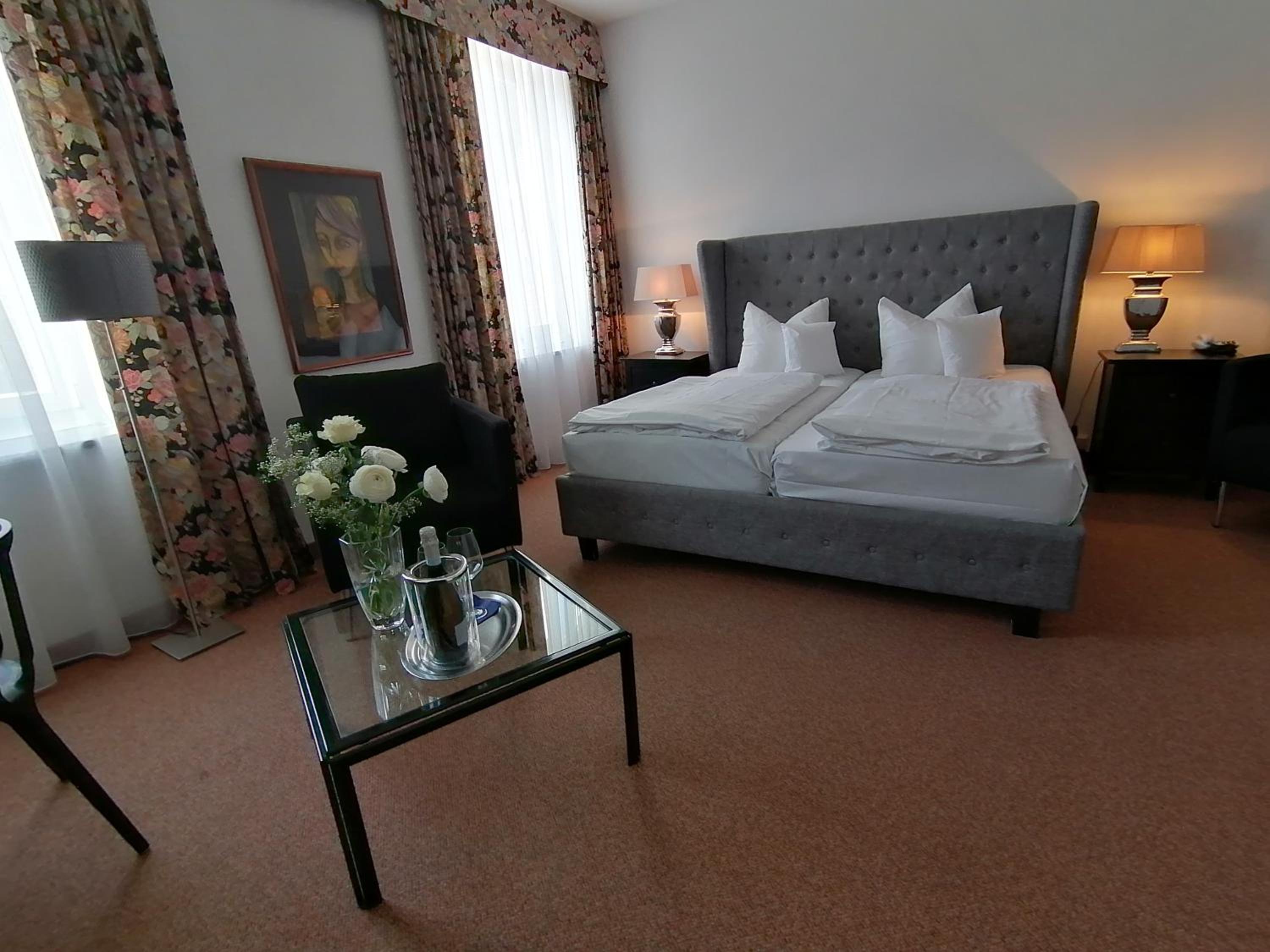 Double Room - Photo 10