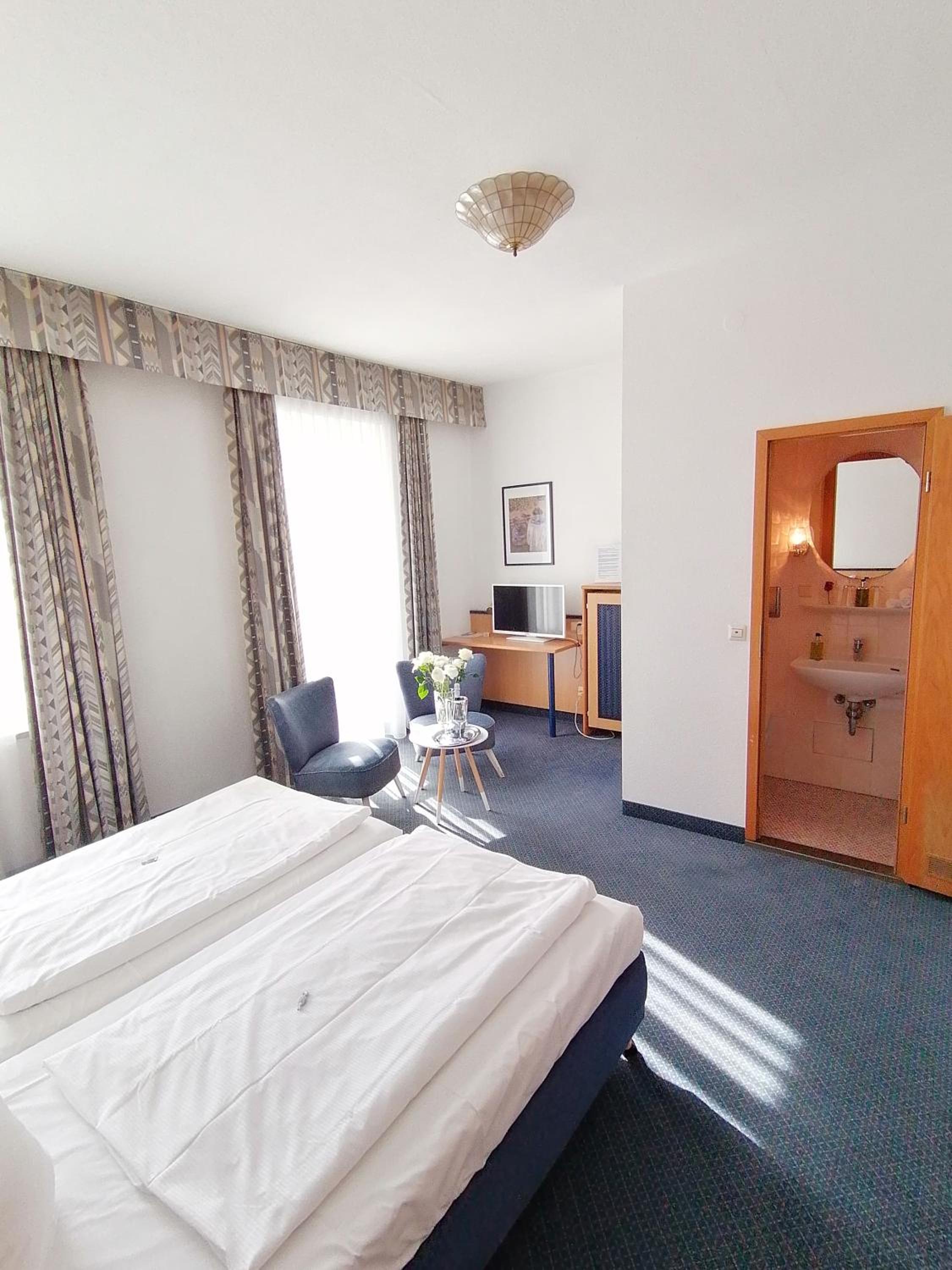 Double Room - Photo 4