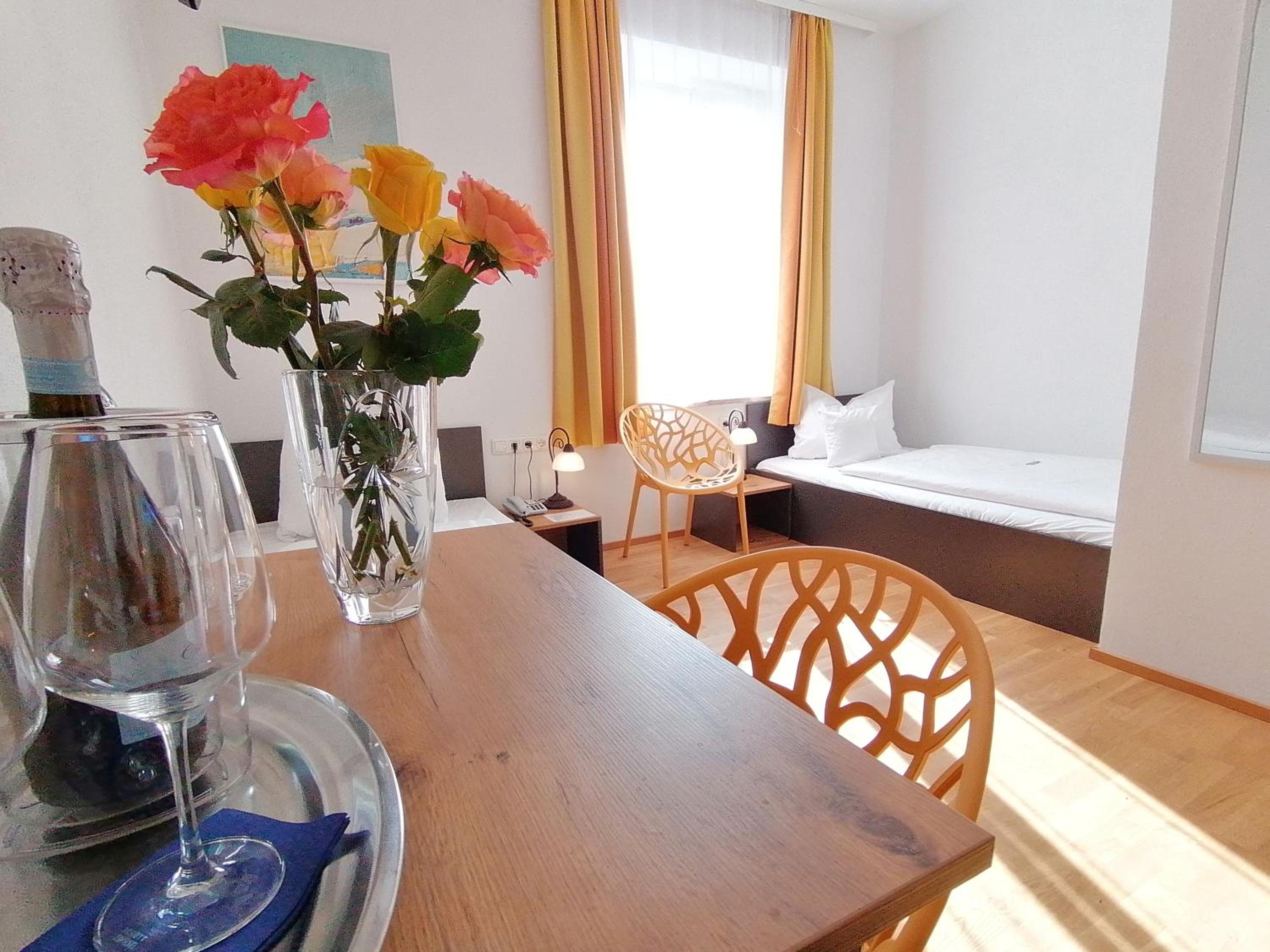 Twin Room - Photo 1