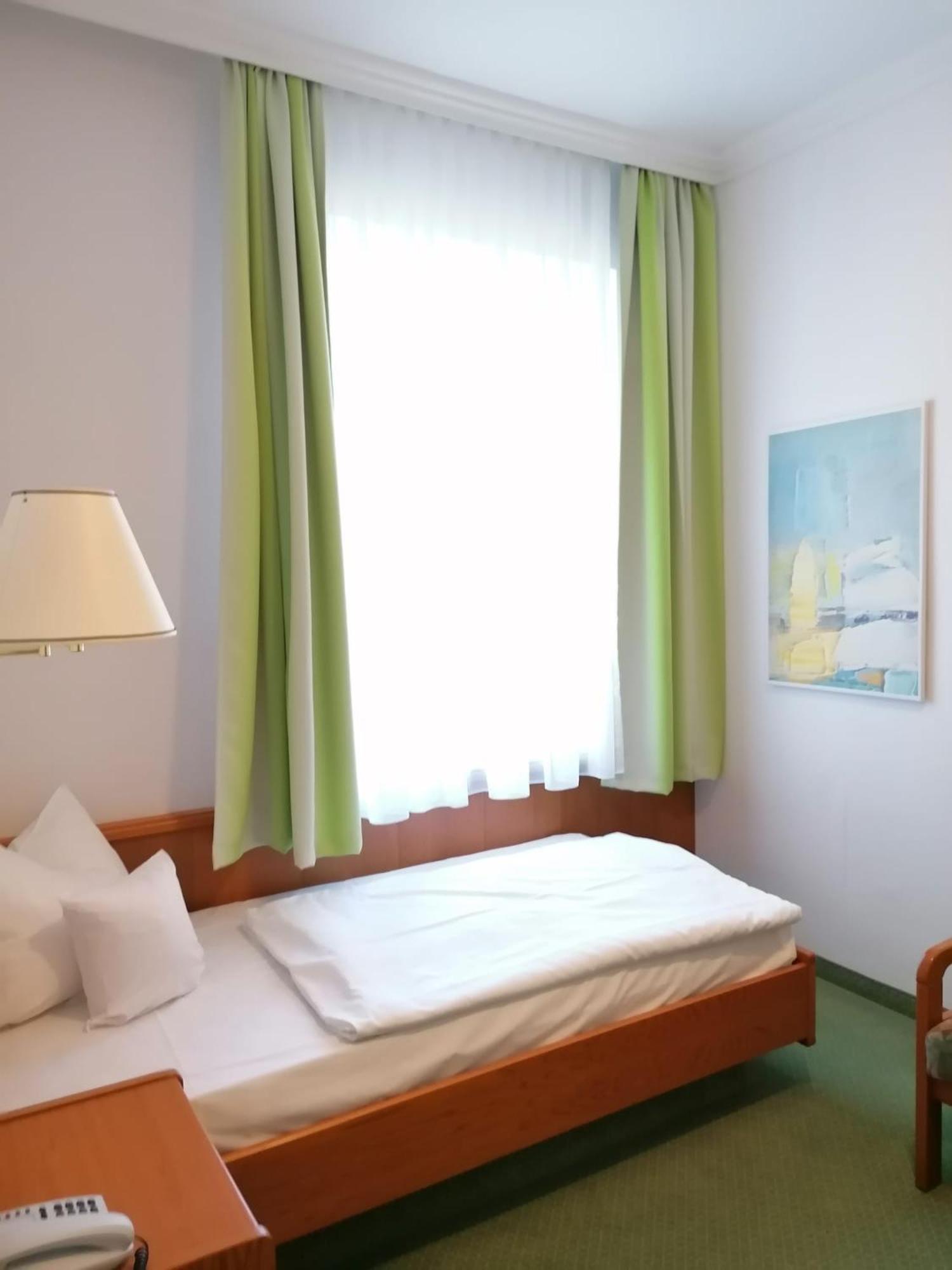 Basic Triple Room - Photo 6
