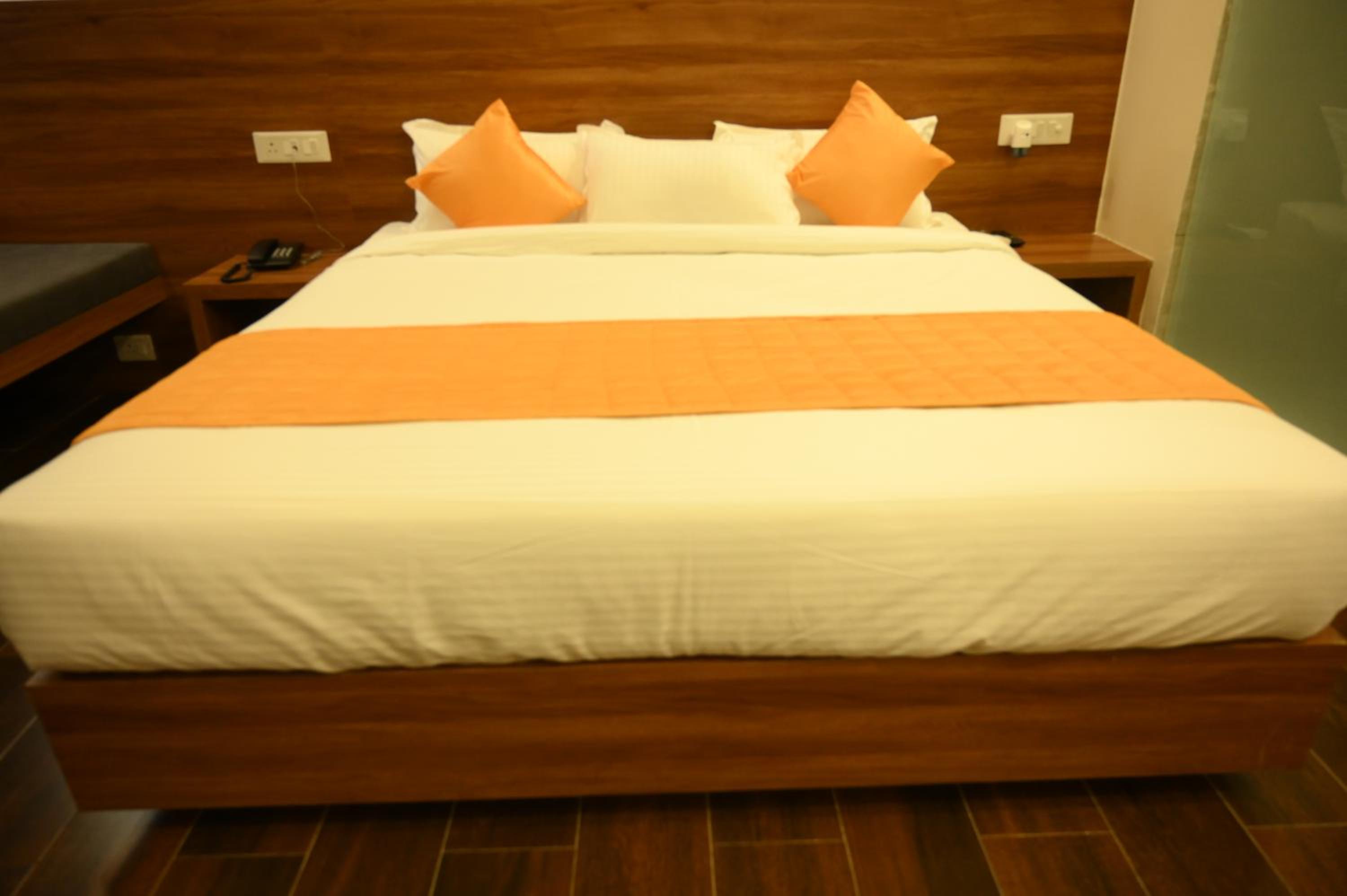 Suite - Photo 5