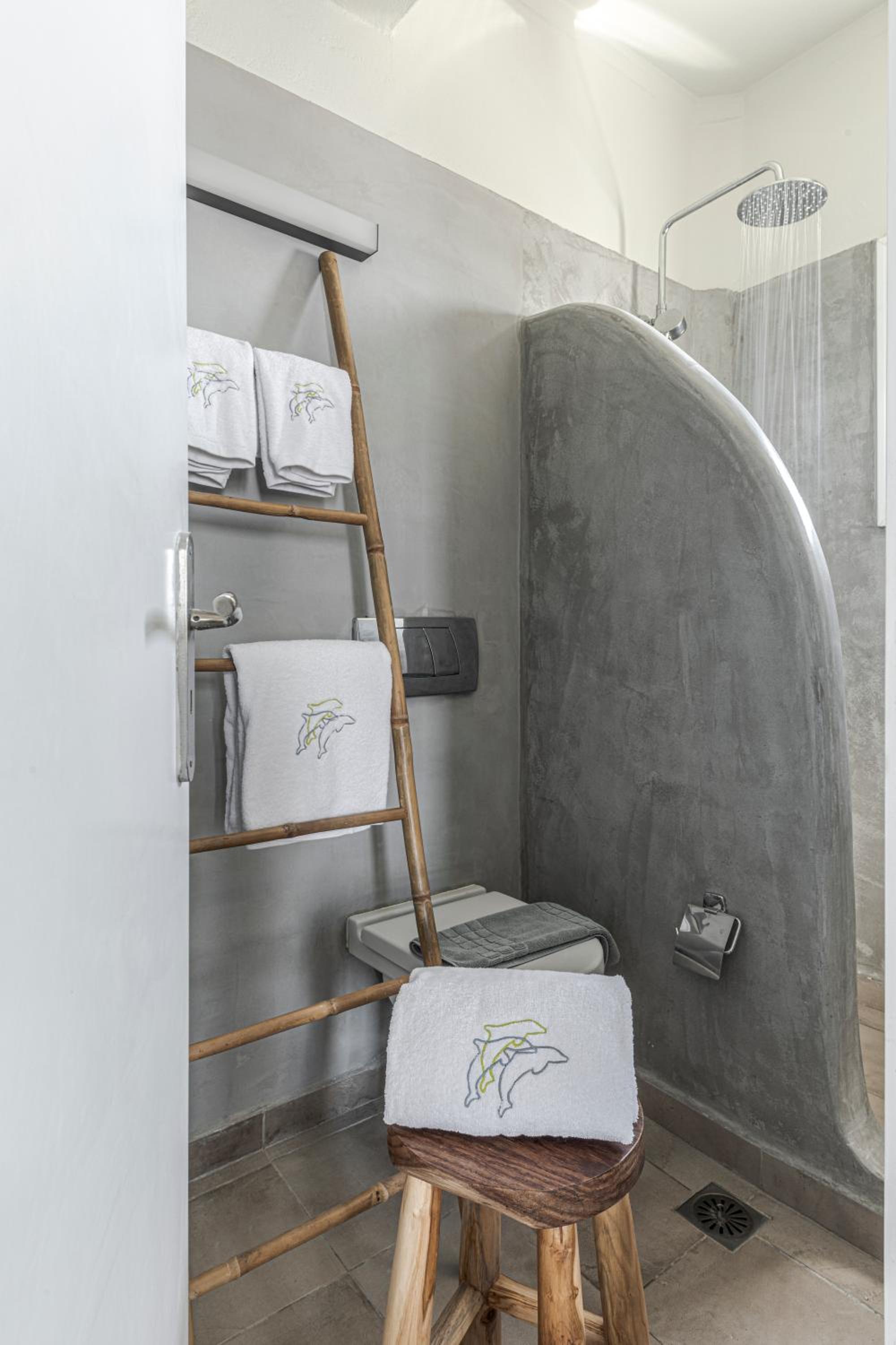 Suite with Hot Tub - Photo 42