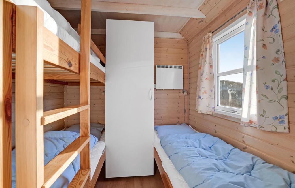 Standard Cottage with Private Bathroom - Photo 11