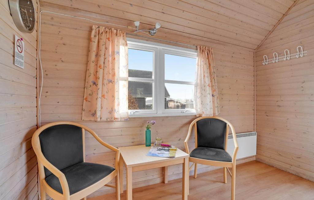 Standard Cottage with Private Bathroom - Photo 9