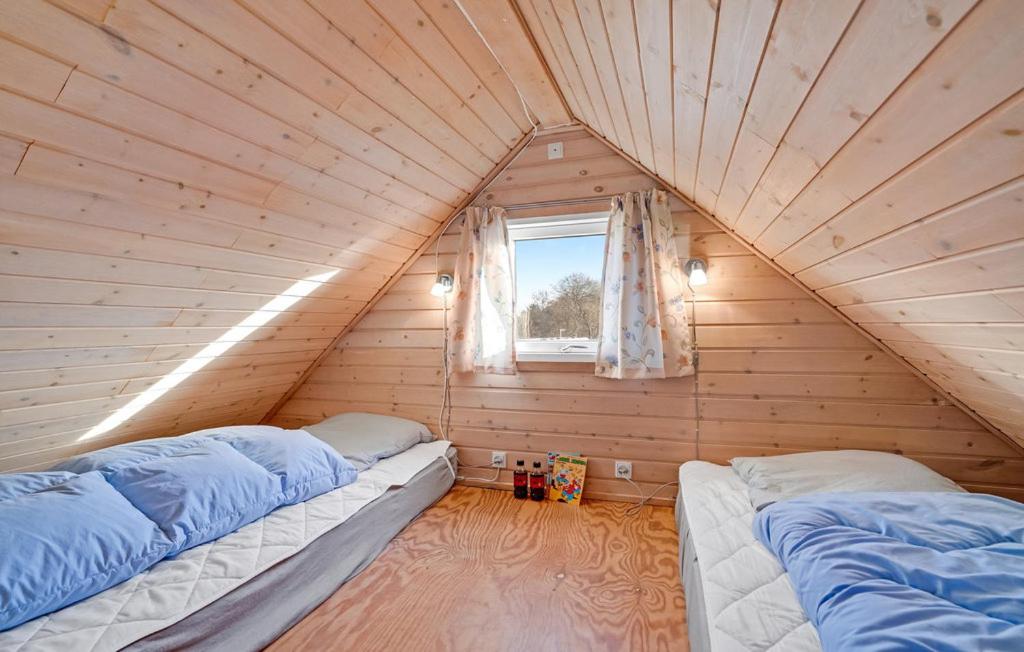 Standard Cottage with Private Bathroom - Photo 4