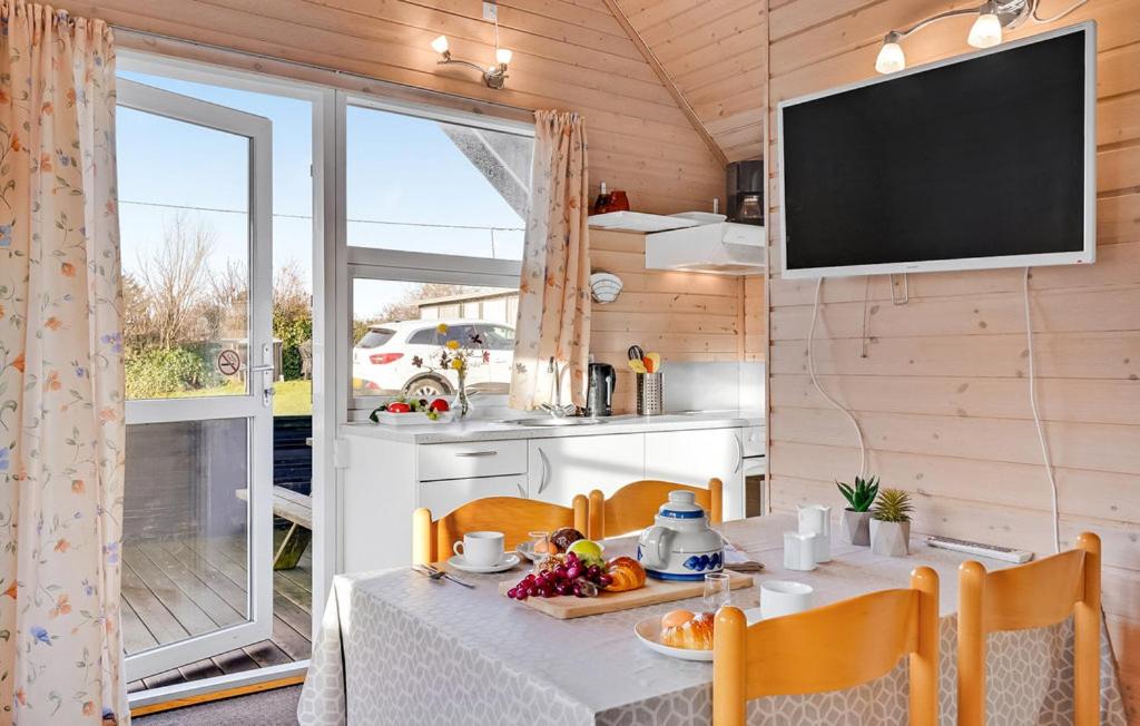 Standard Cottage with Private Bathroom - Photo 17