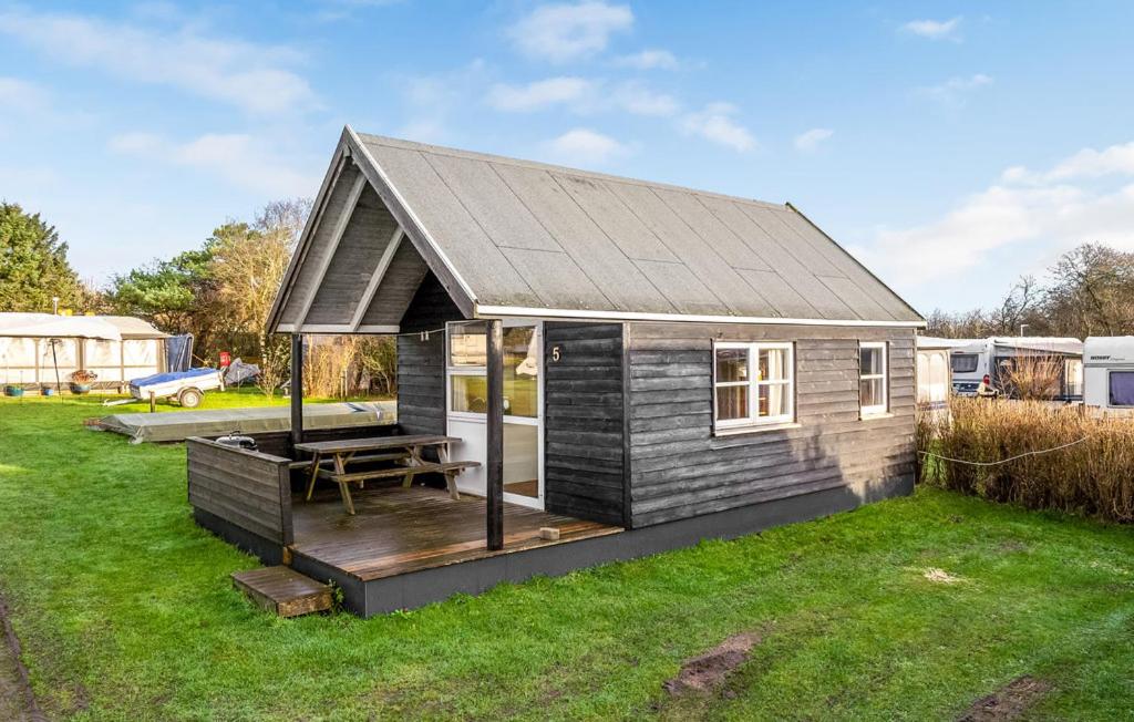 Standard Cottage with Private Bathroom - Photo 20