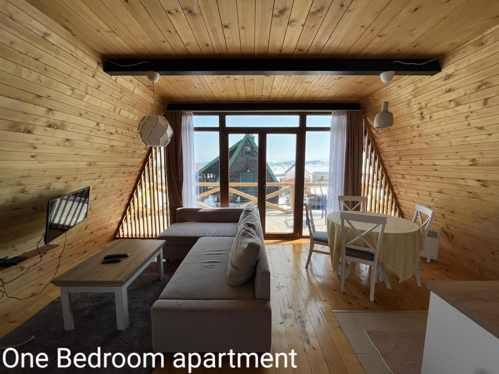 One-Bedroom Apartment photo 1