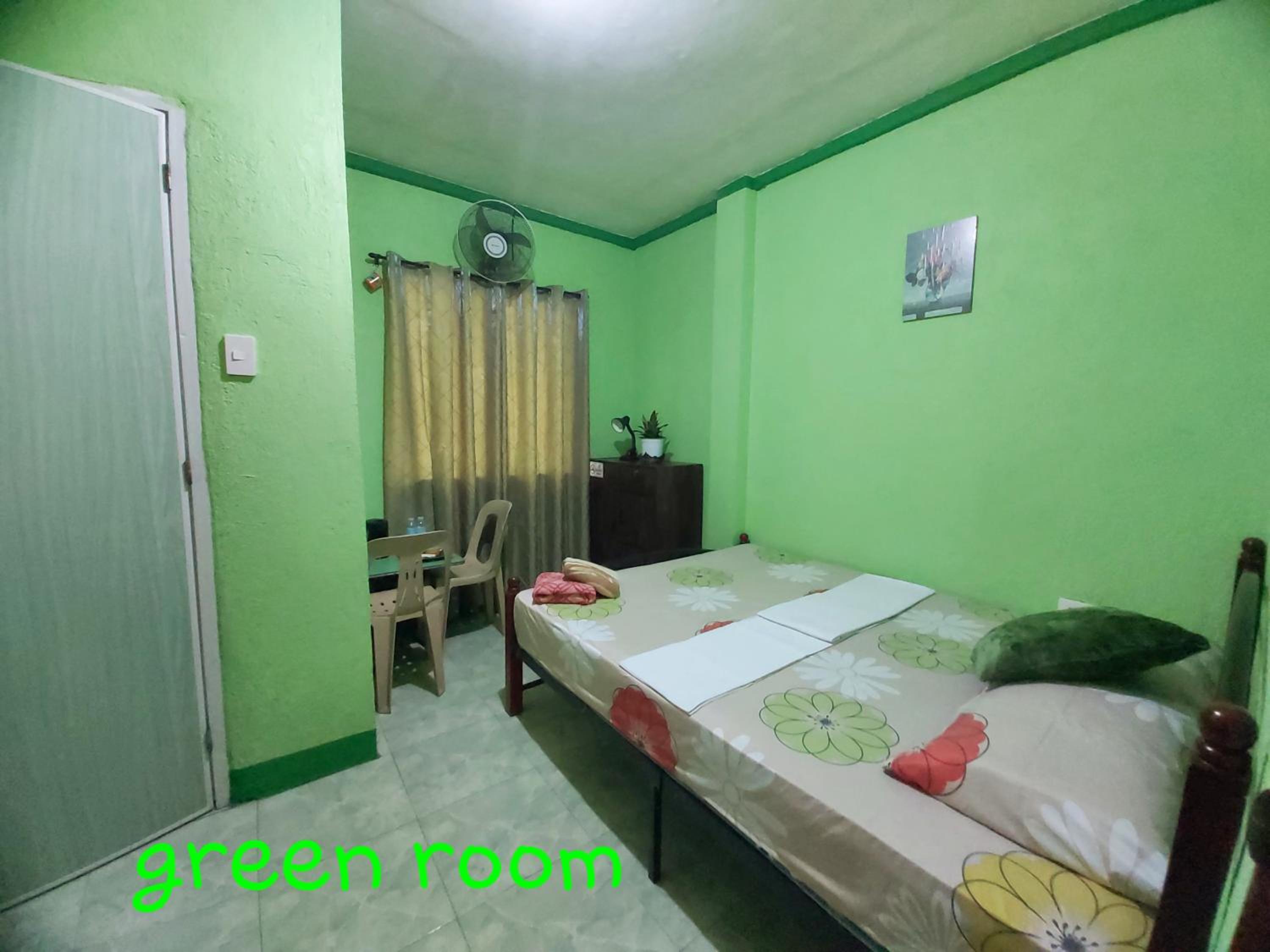 Budget Double Room - Photo 5