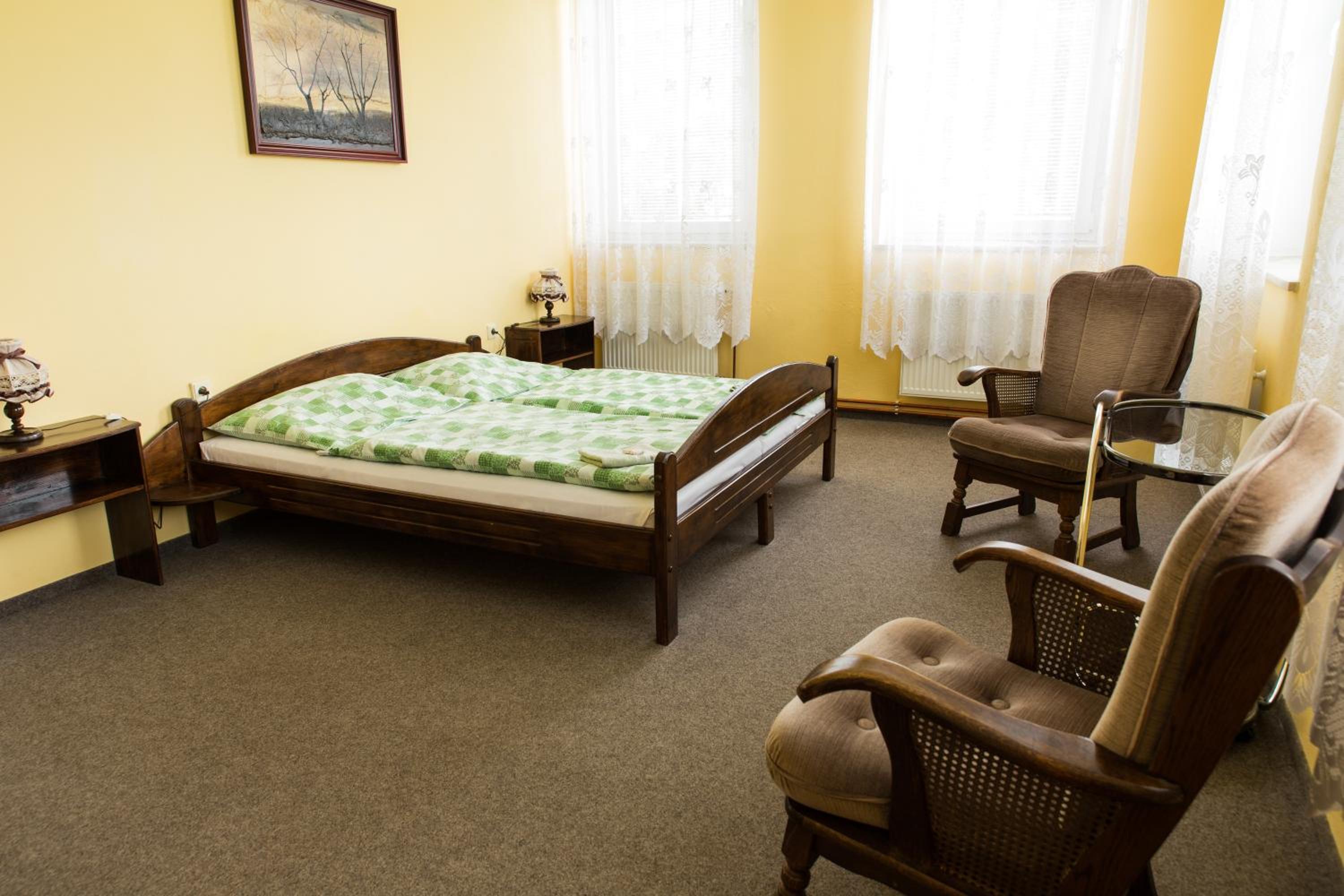 Family Room (2 Adults + 2 Children) photo 1