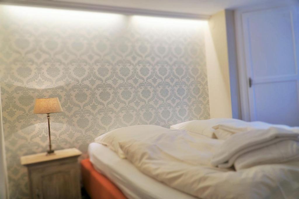King Room with Two King Beds - Photo 8
