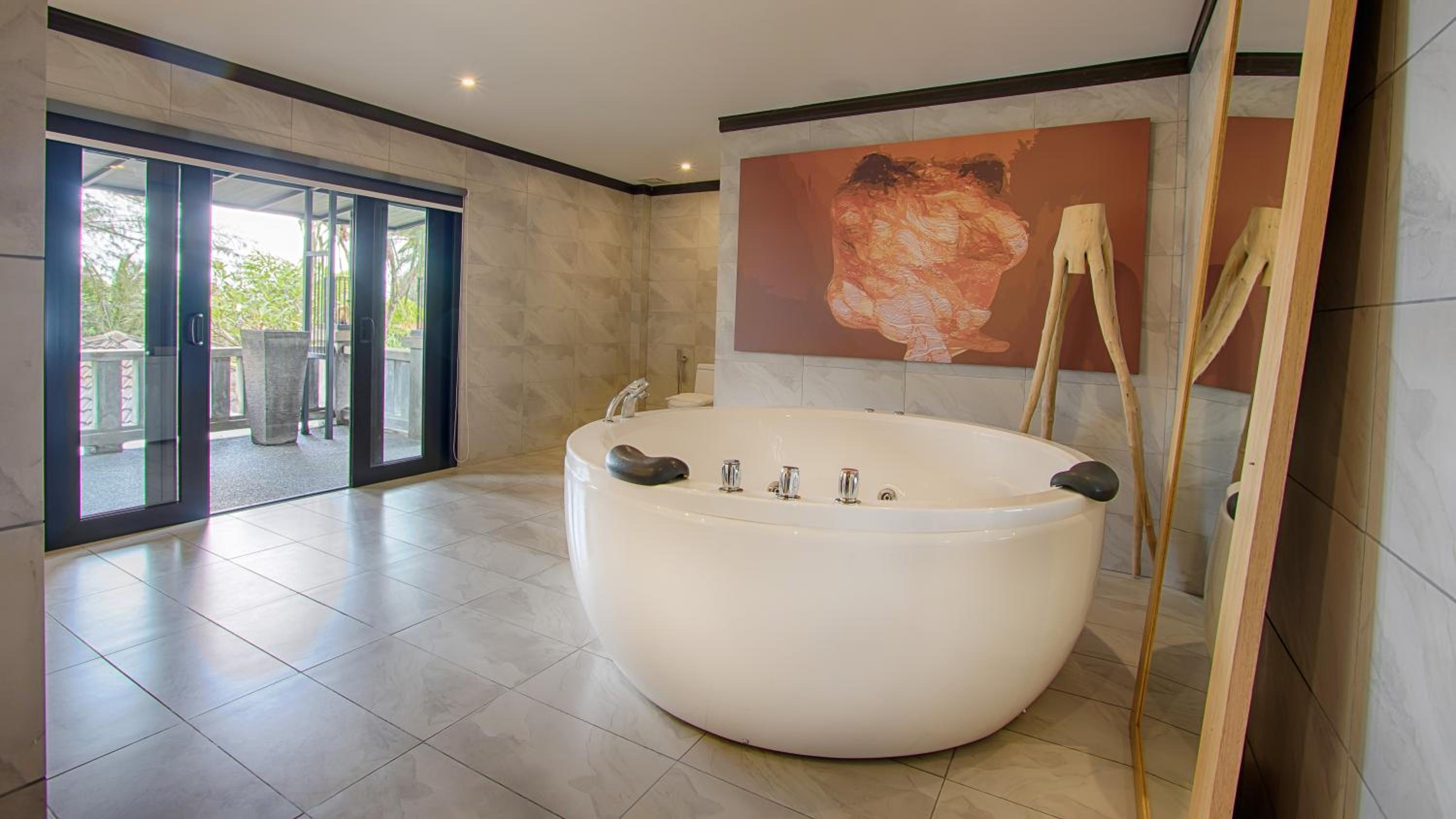 Deluxe King Room - Photo 4