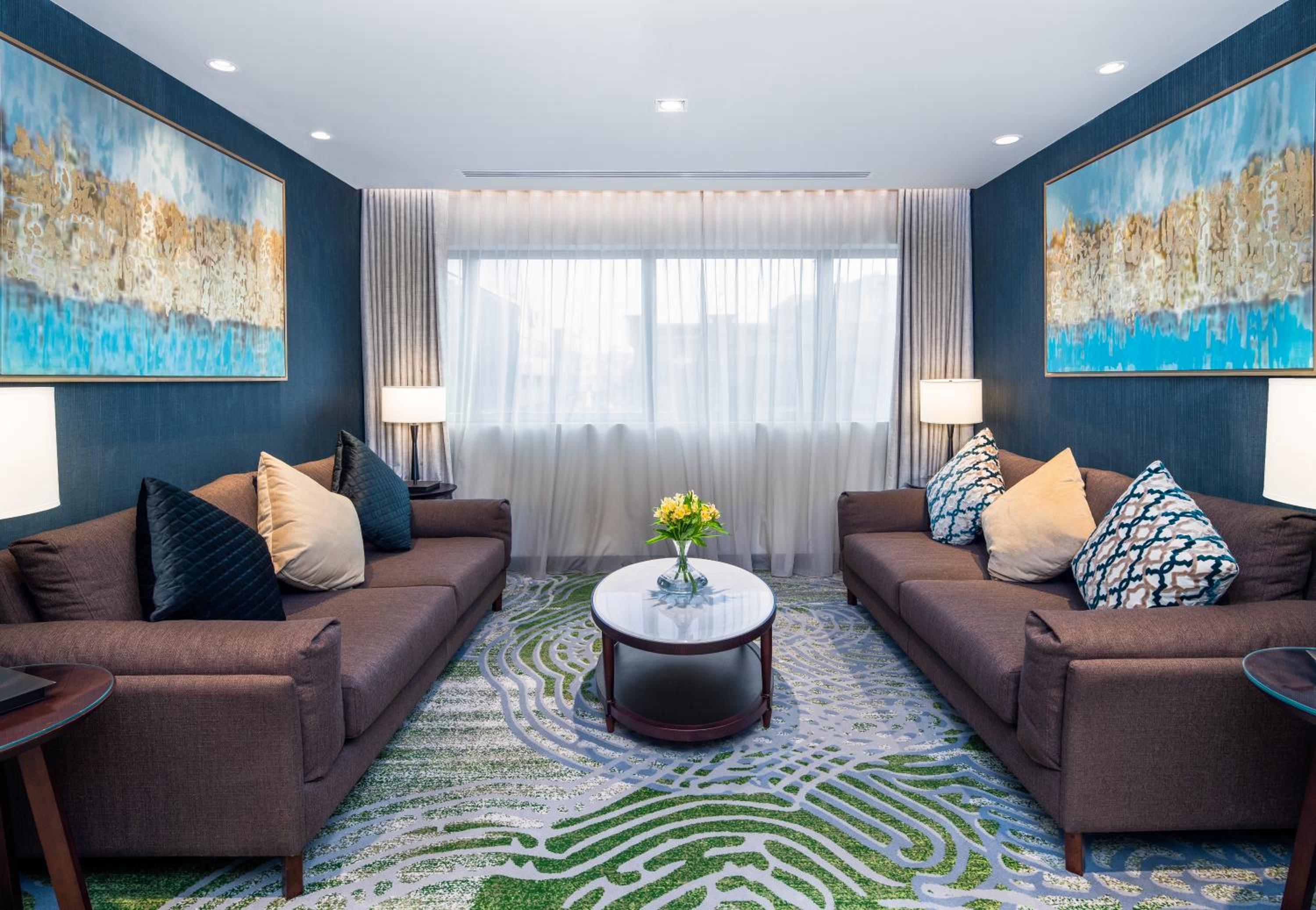Three-Bedroom Penthouse Suite - Photo 6