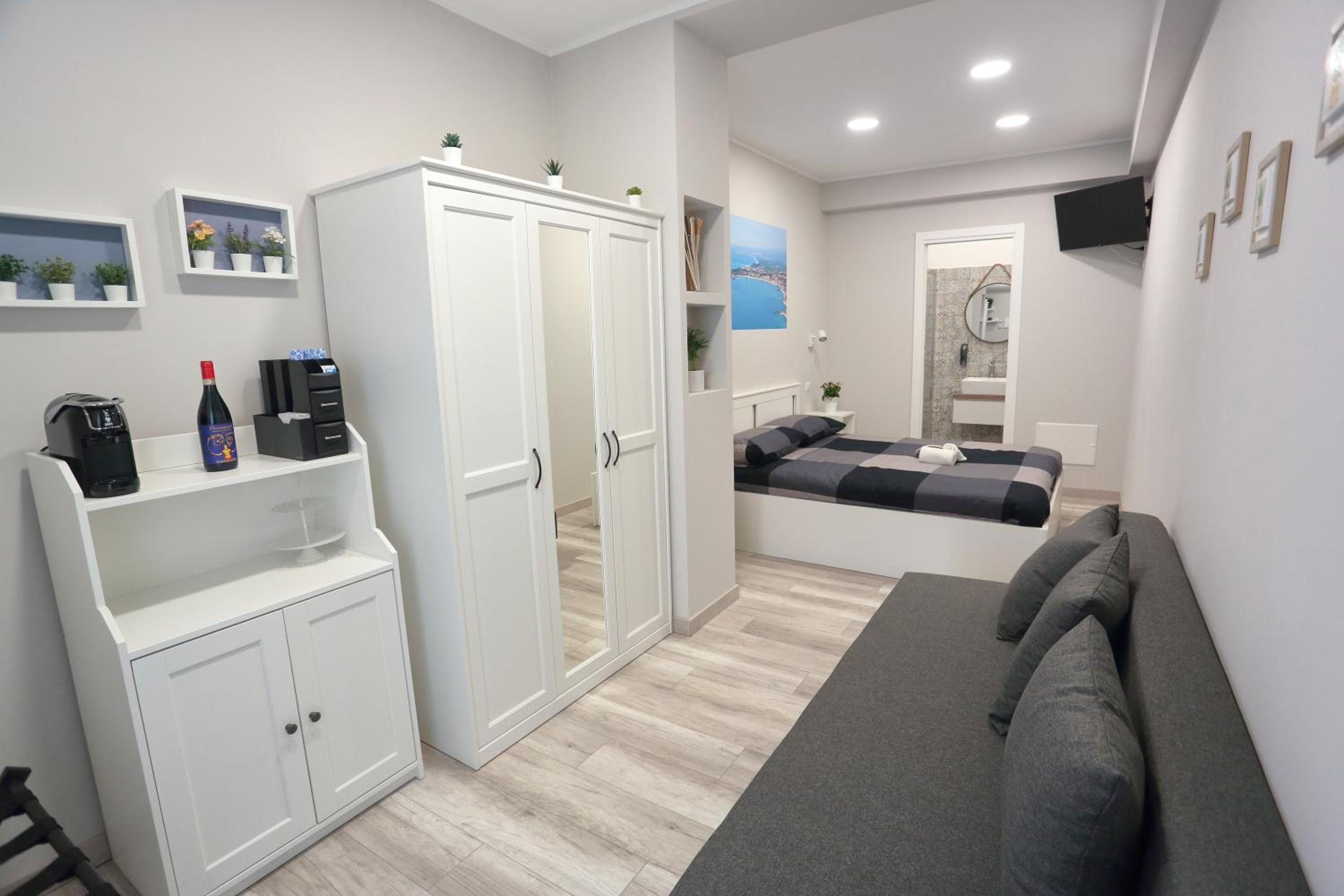 Deluxe Double Room with Sea View photo 3