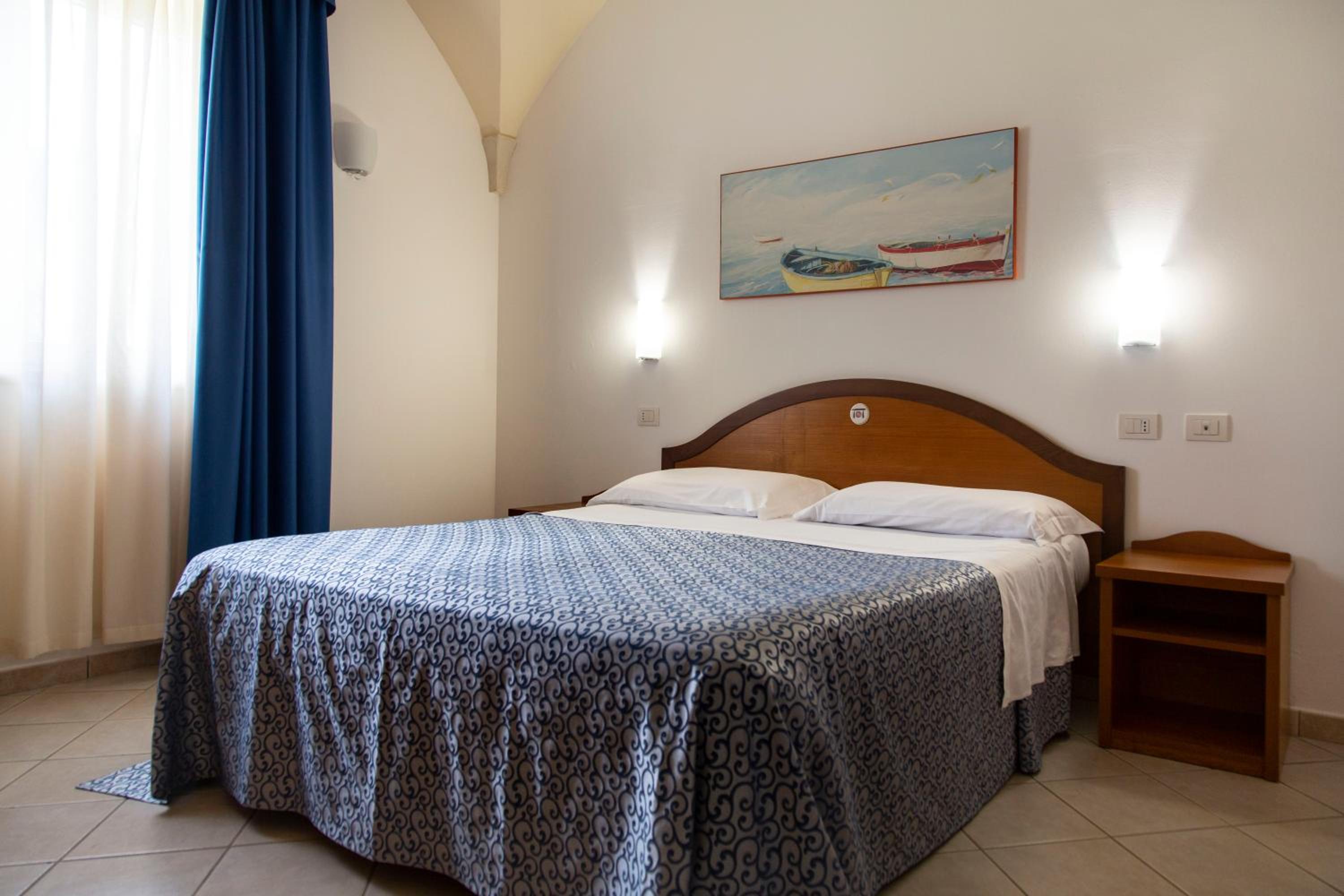 Standard Triple Room photo 2