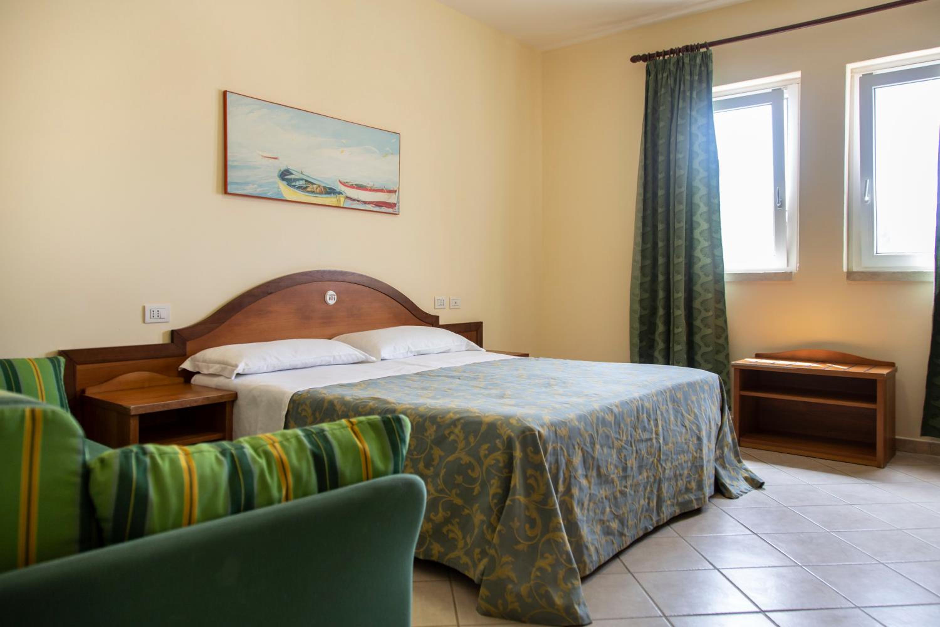 Standard Triple Room photo 3