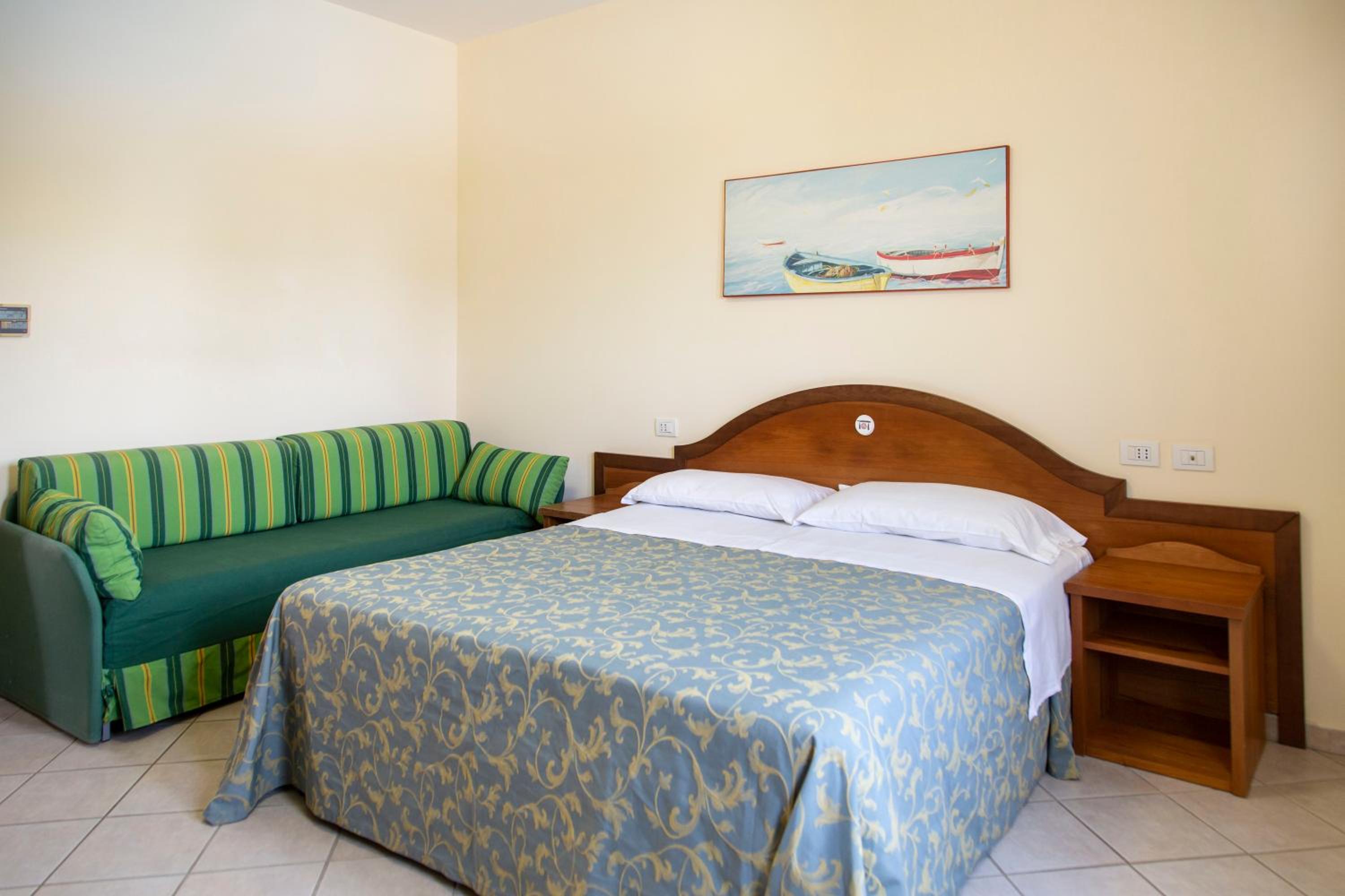 Standard Triple Room photo 1