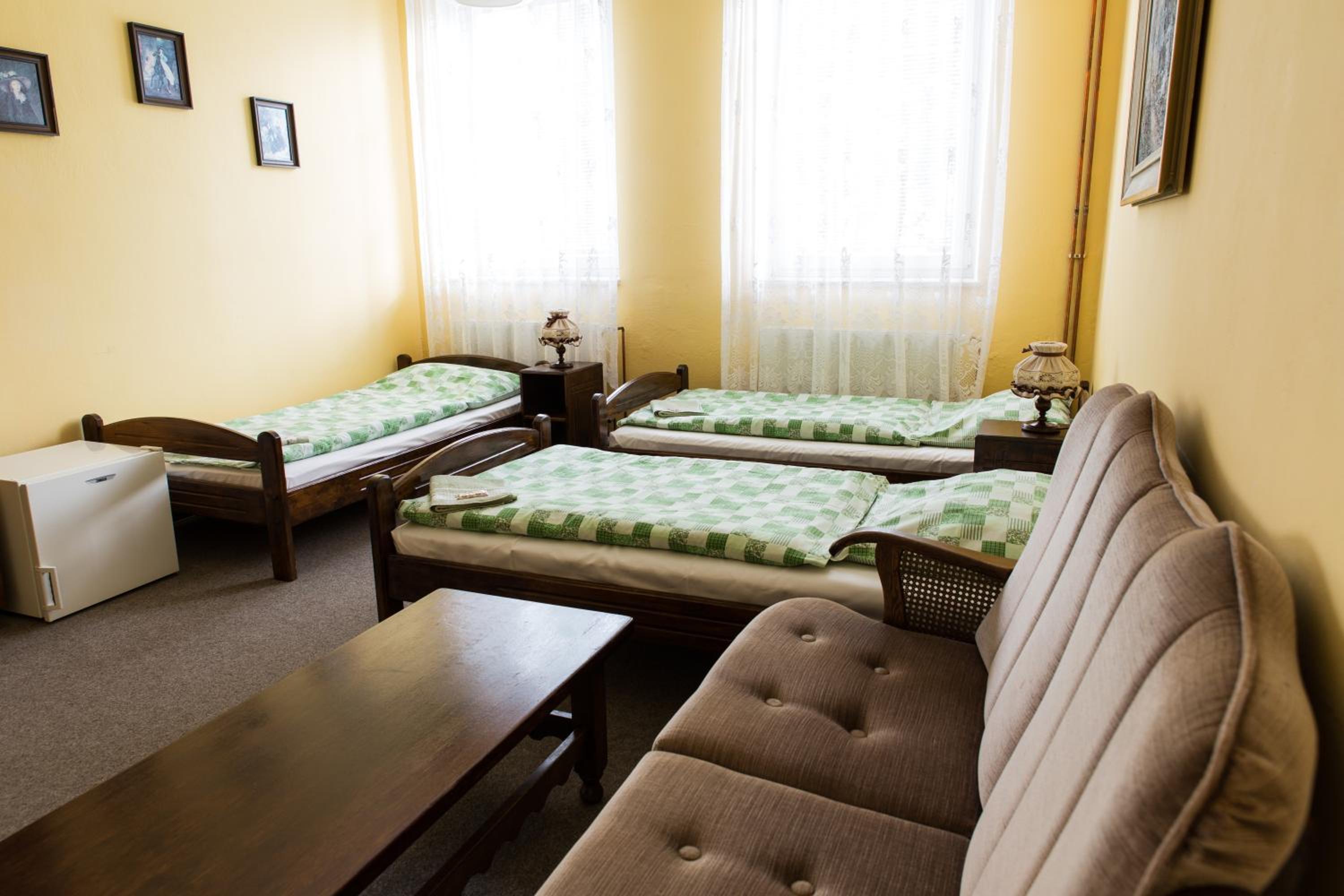 Family Room (2 Adults + 2 Children) photo 3