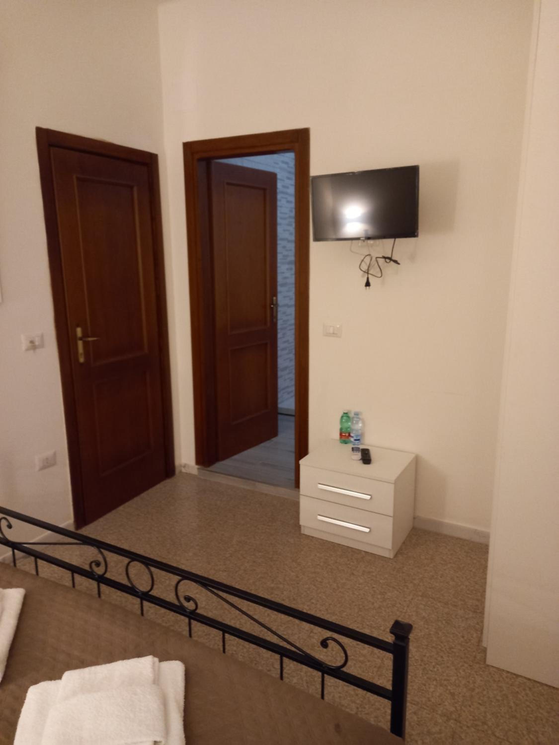 Economy Double Room photo 1