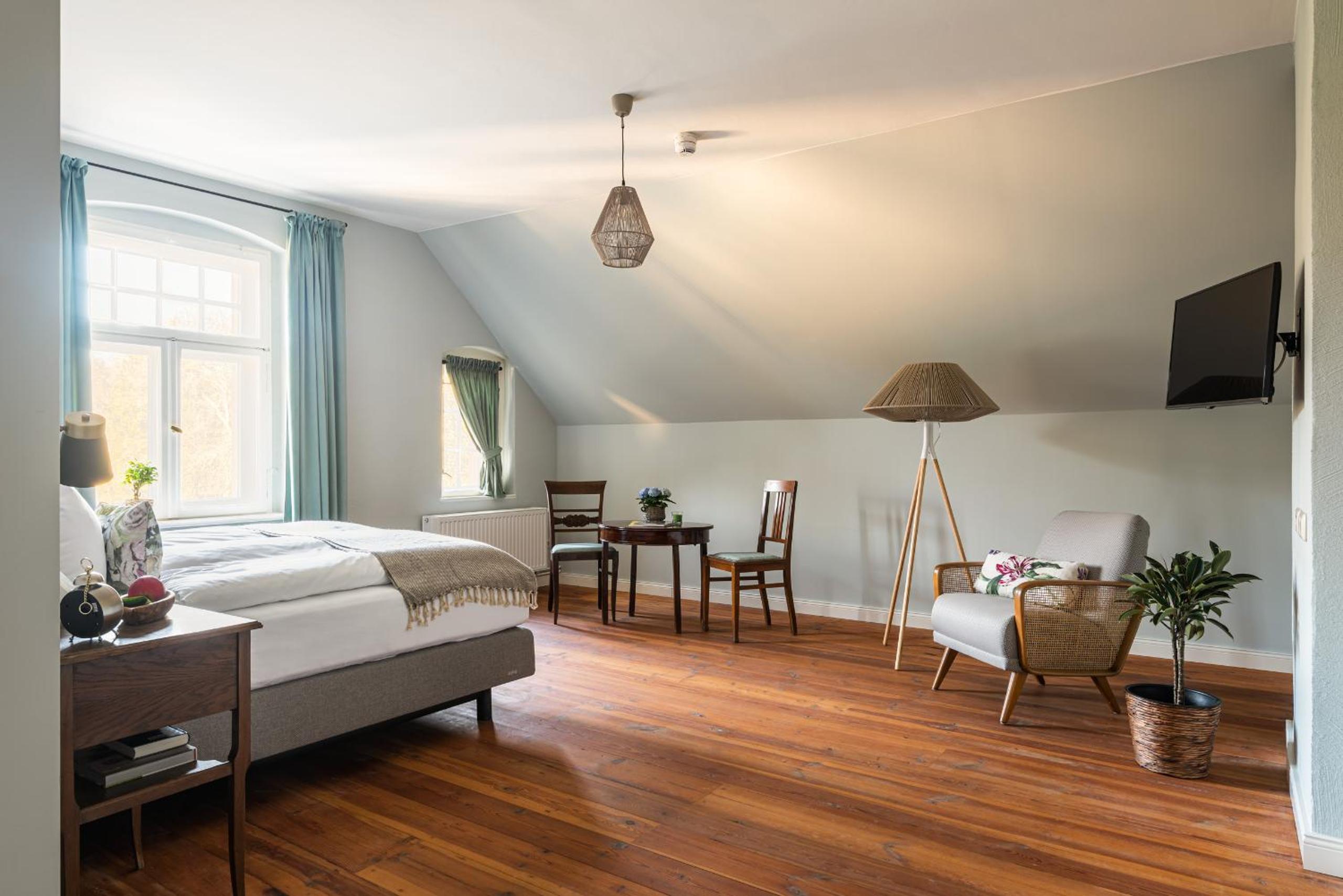 Large Double Room