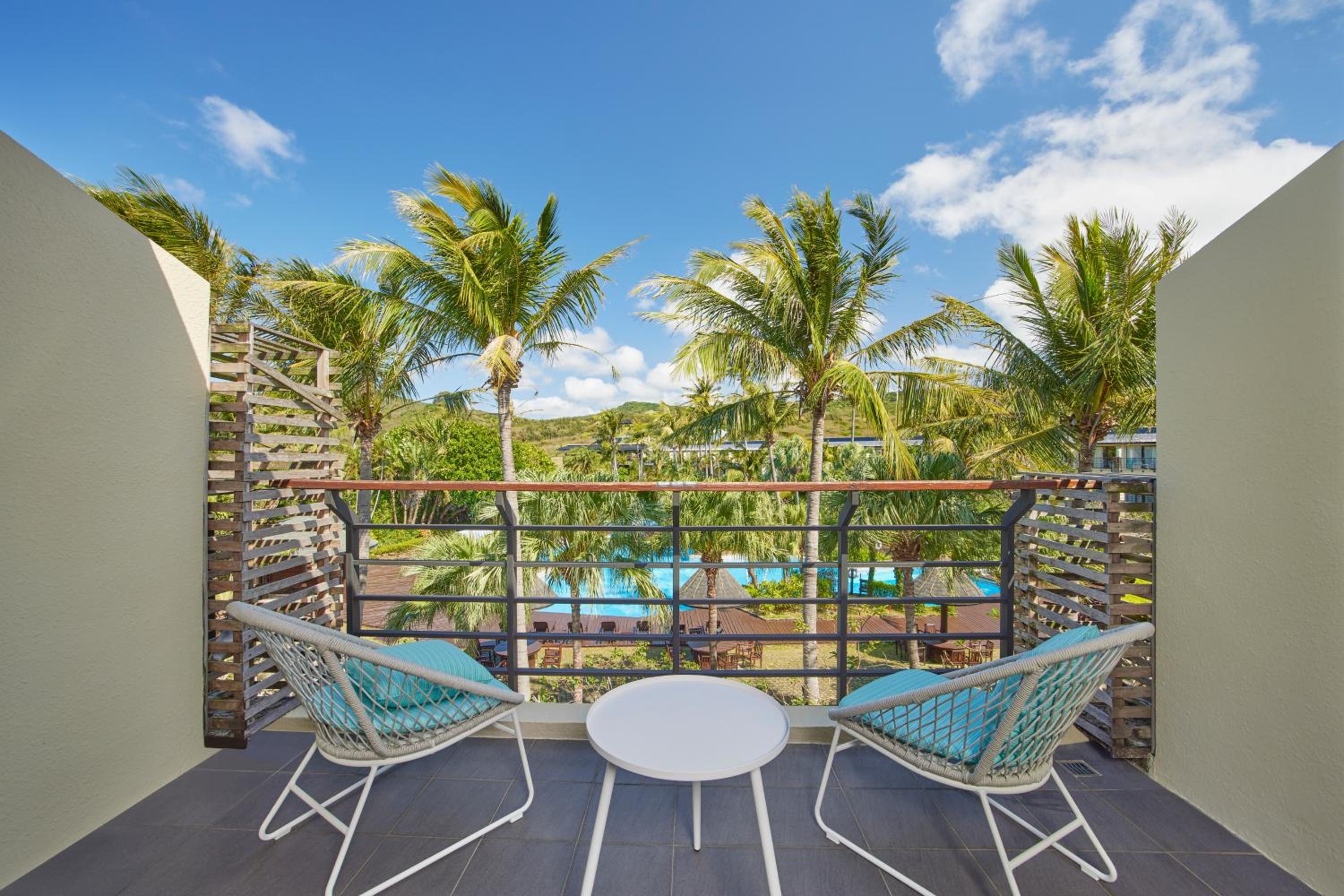 Deluxe Guest Room with Balcony photo 2