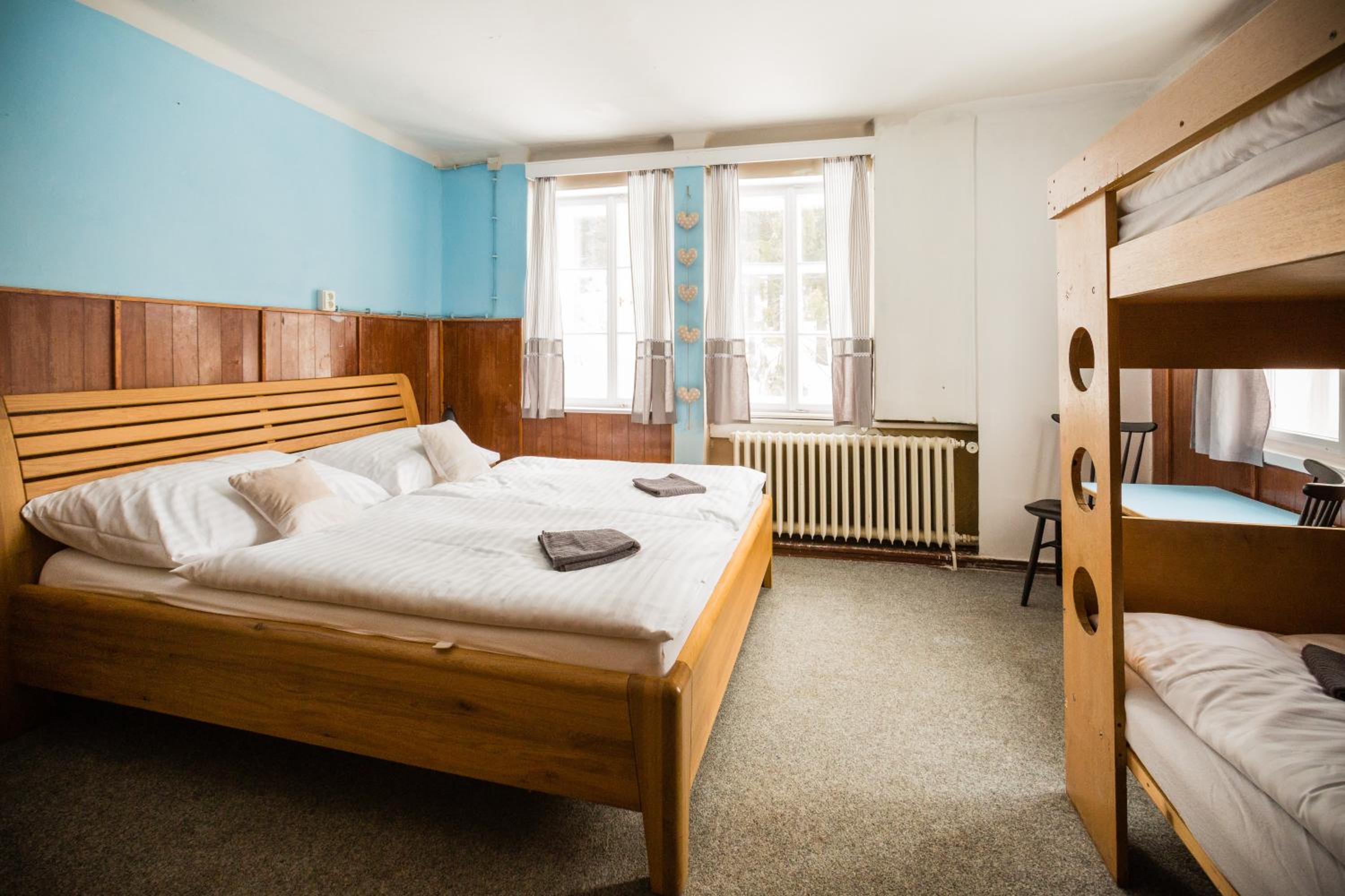 Quadruple Room with Mountain View photo 2