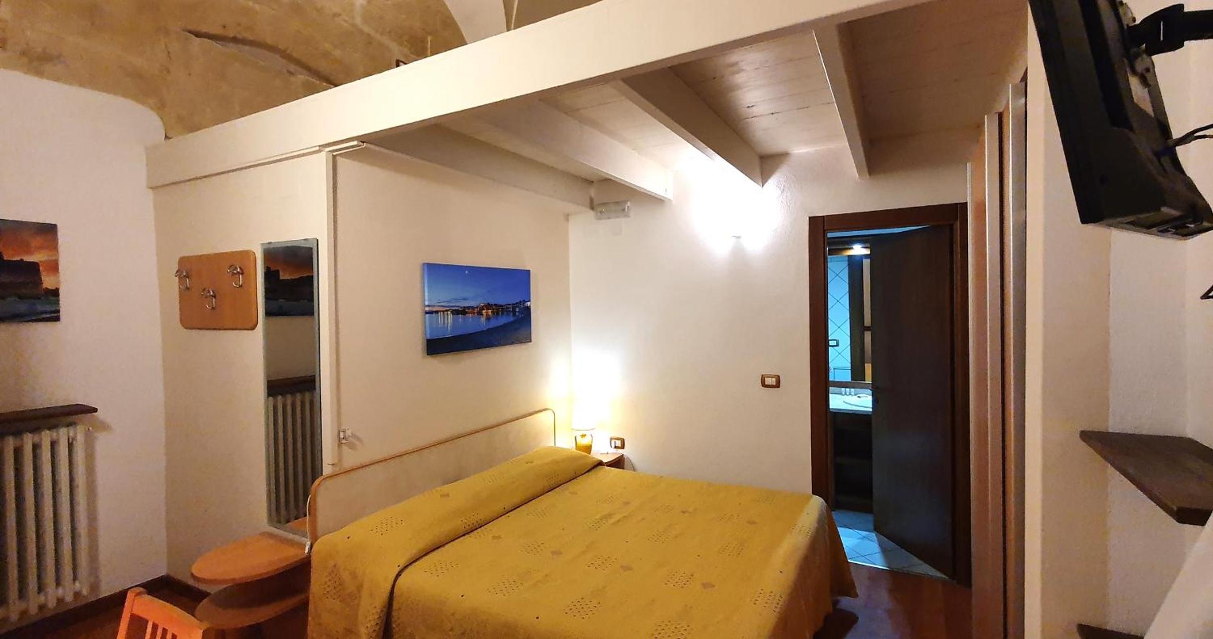 Small Double Room photo 2