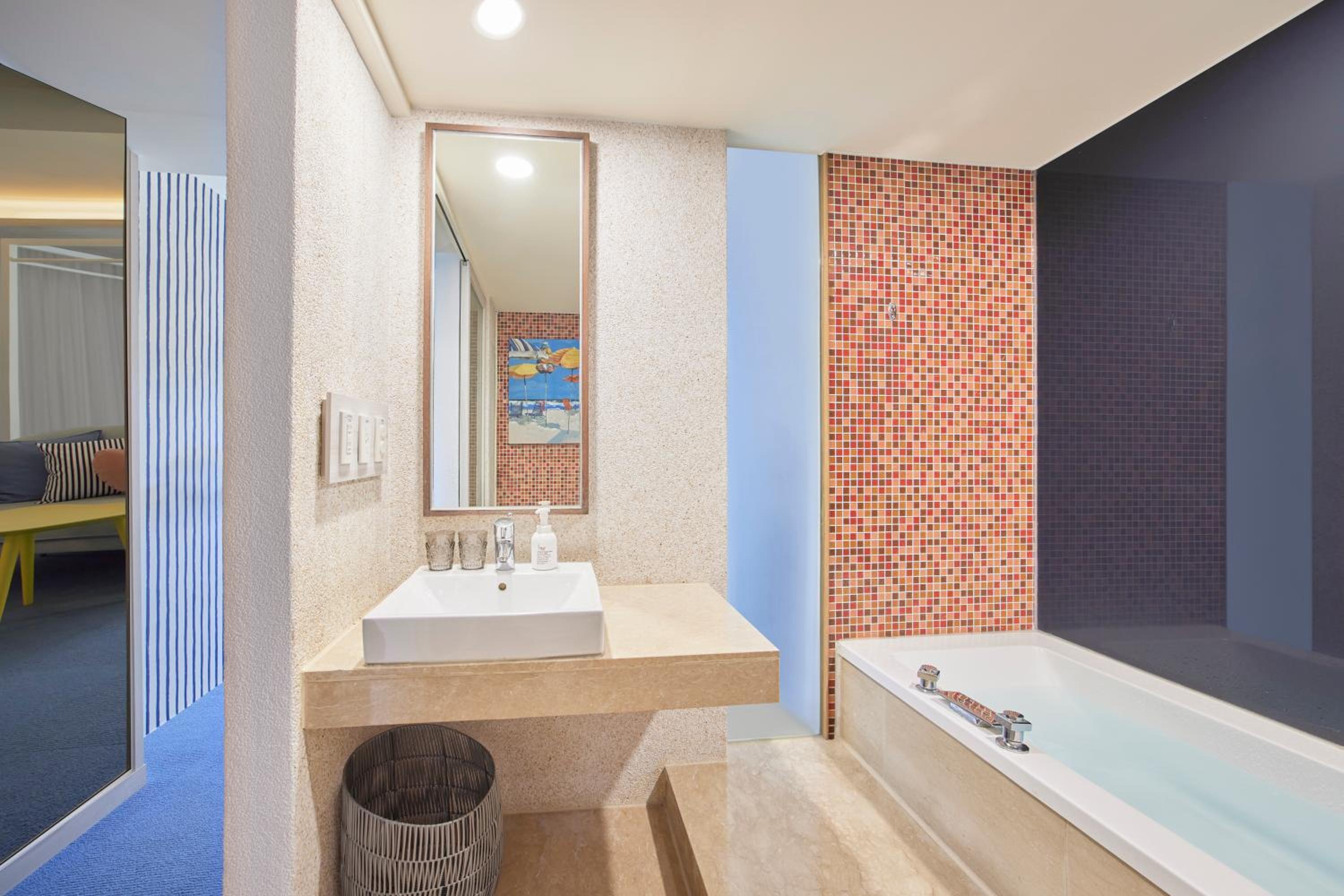 Superior Guest Room with Balcony photo 3