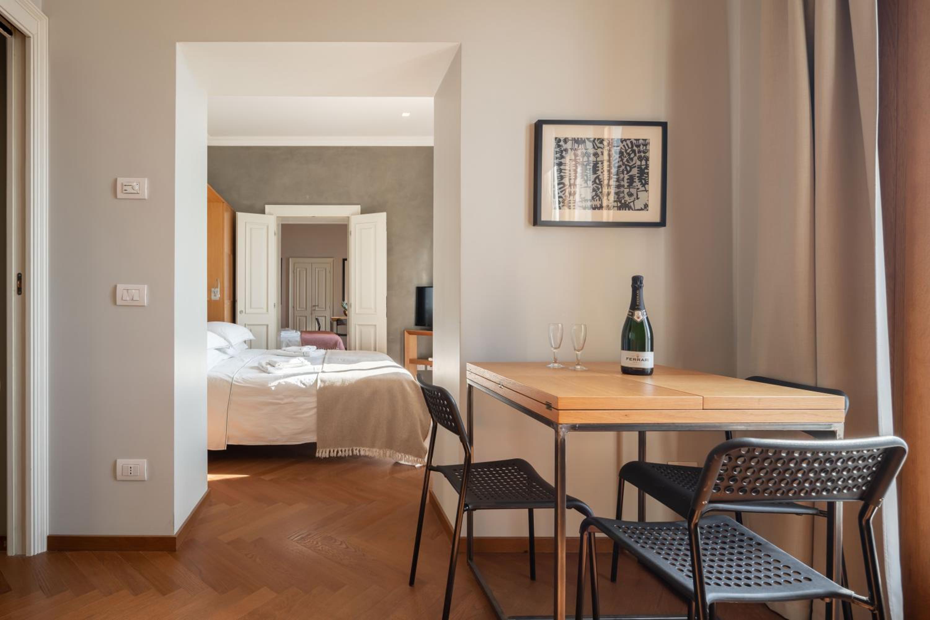 Two-Bedroom Apartment with View photo 3