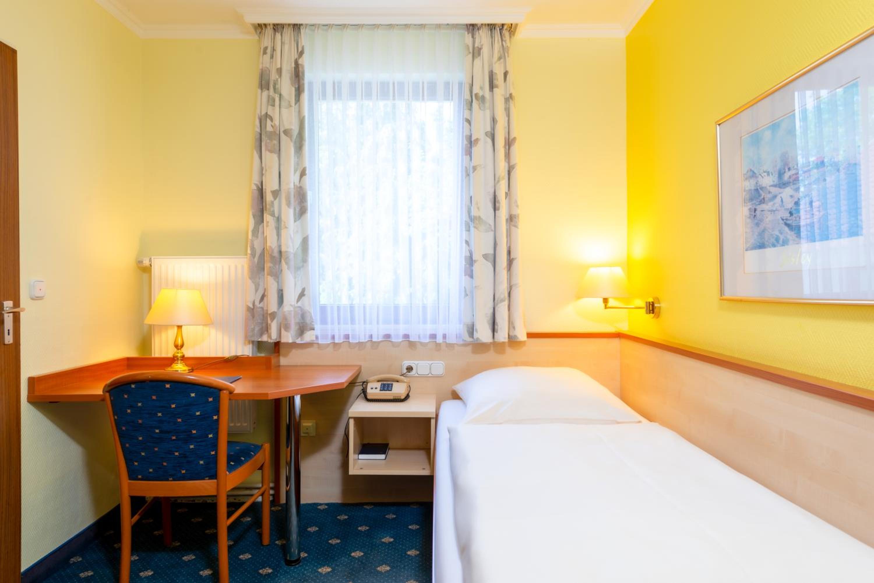 Single Room photo 2