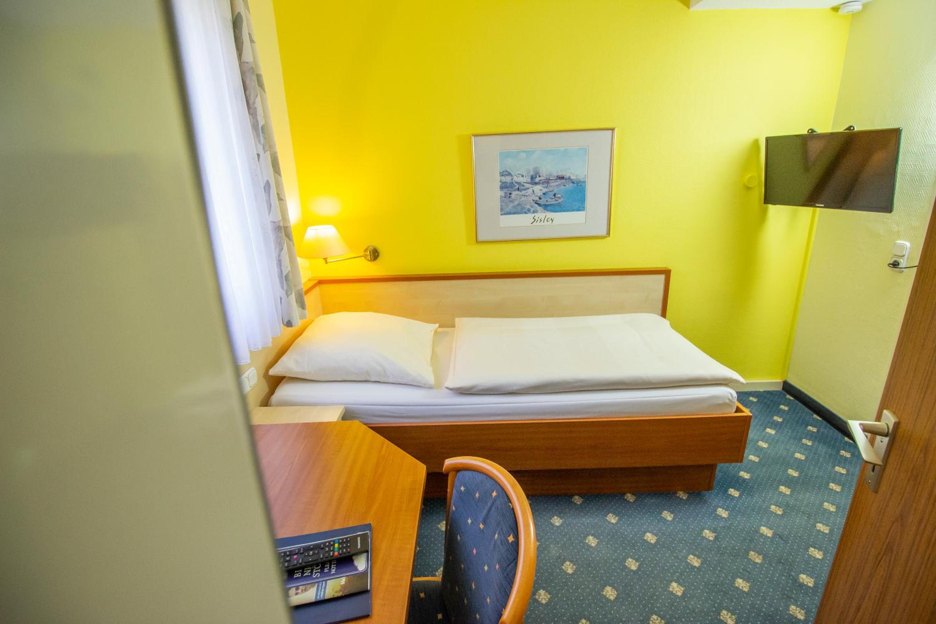 Single Room photo 3