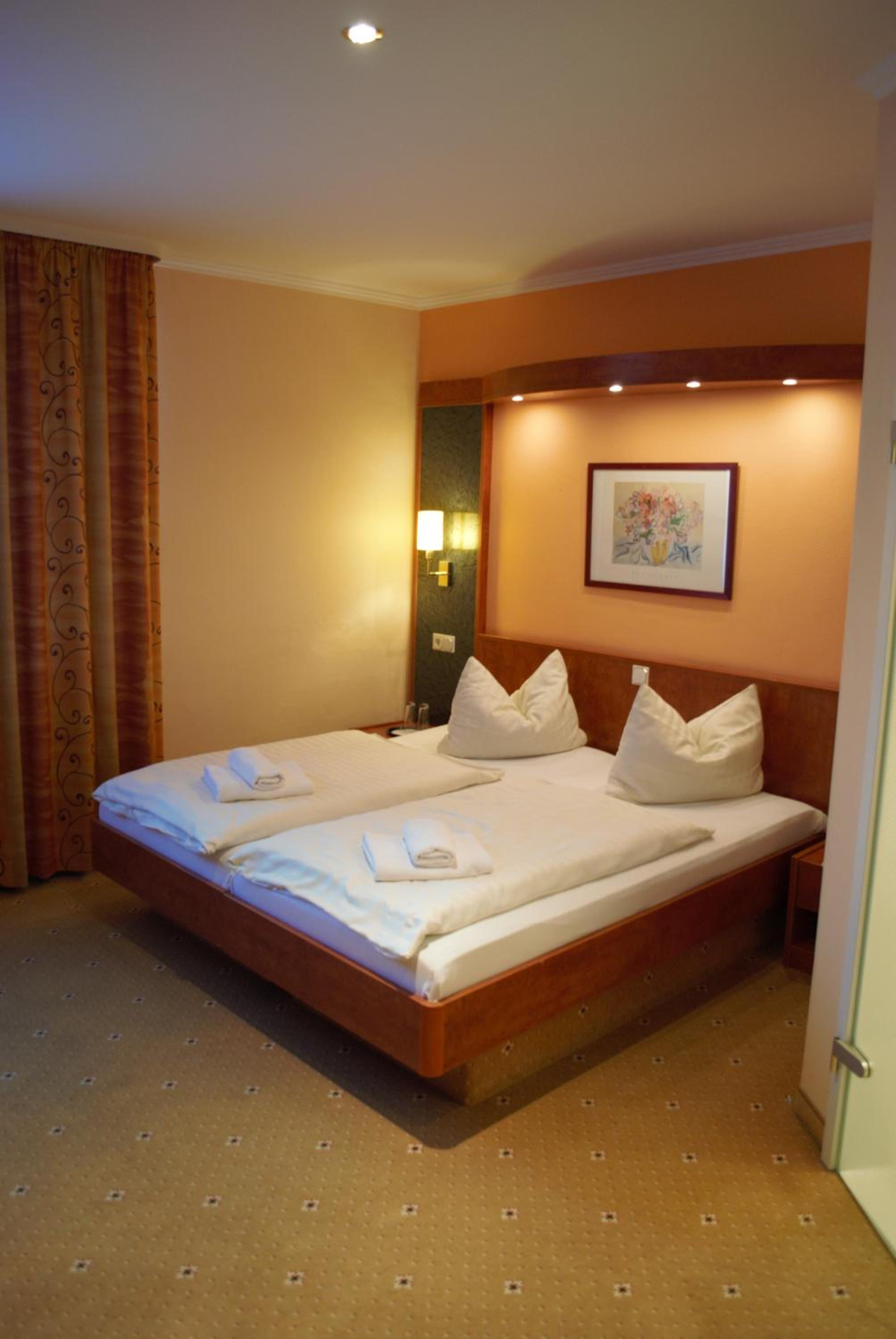 Double Room with Extra Bed photo 1