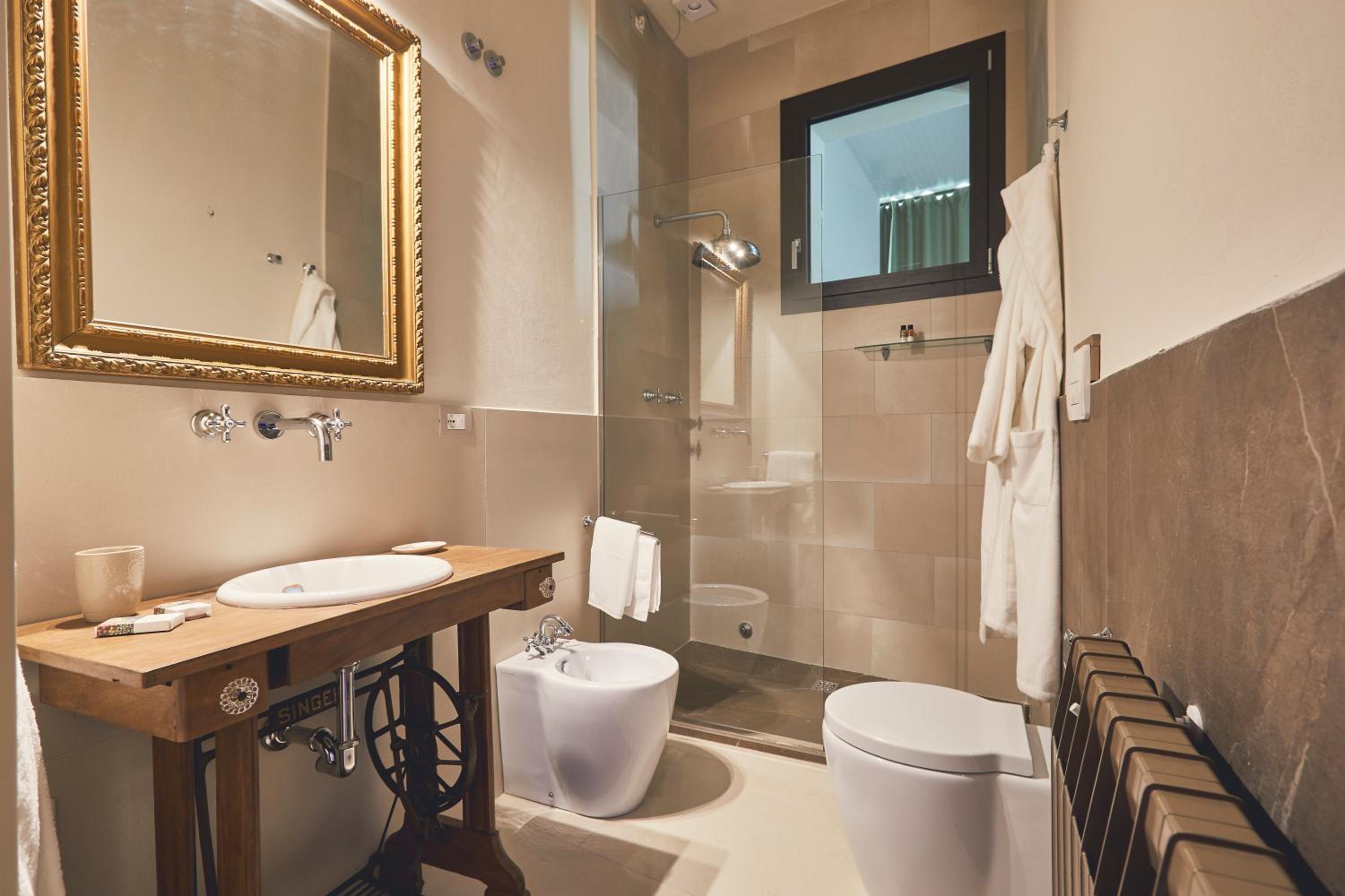 King Room with Spa Bath - Photo 7