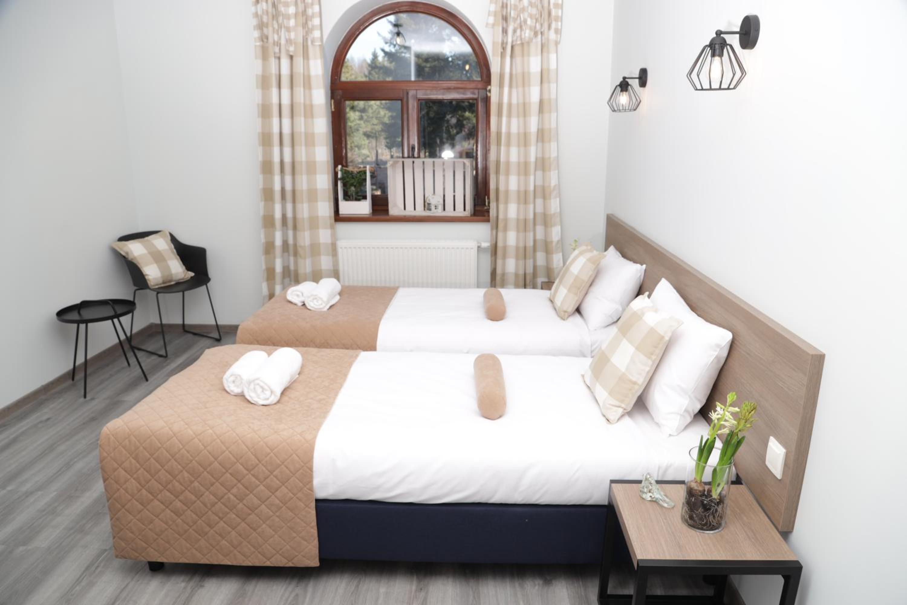 Large Double Room photo 1