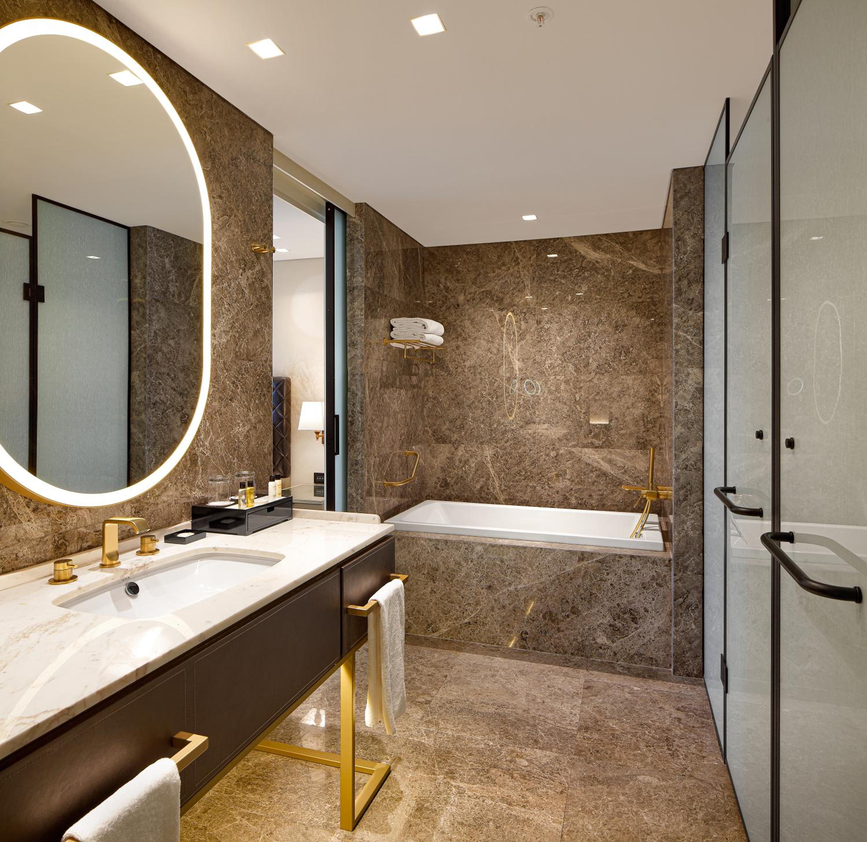 Executive Two Bedroom Suite photo 3