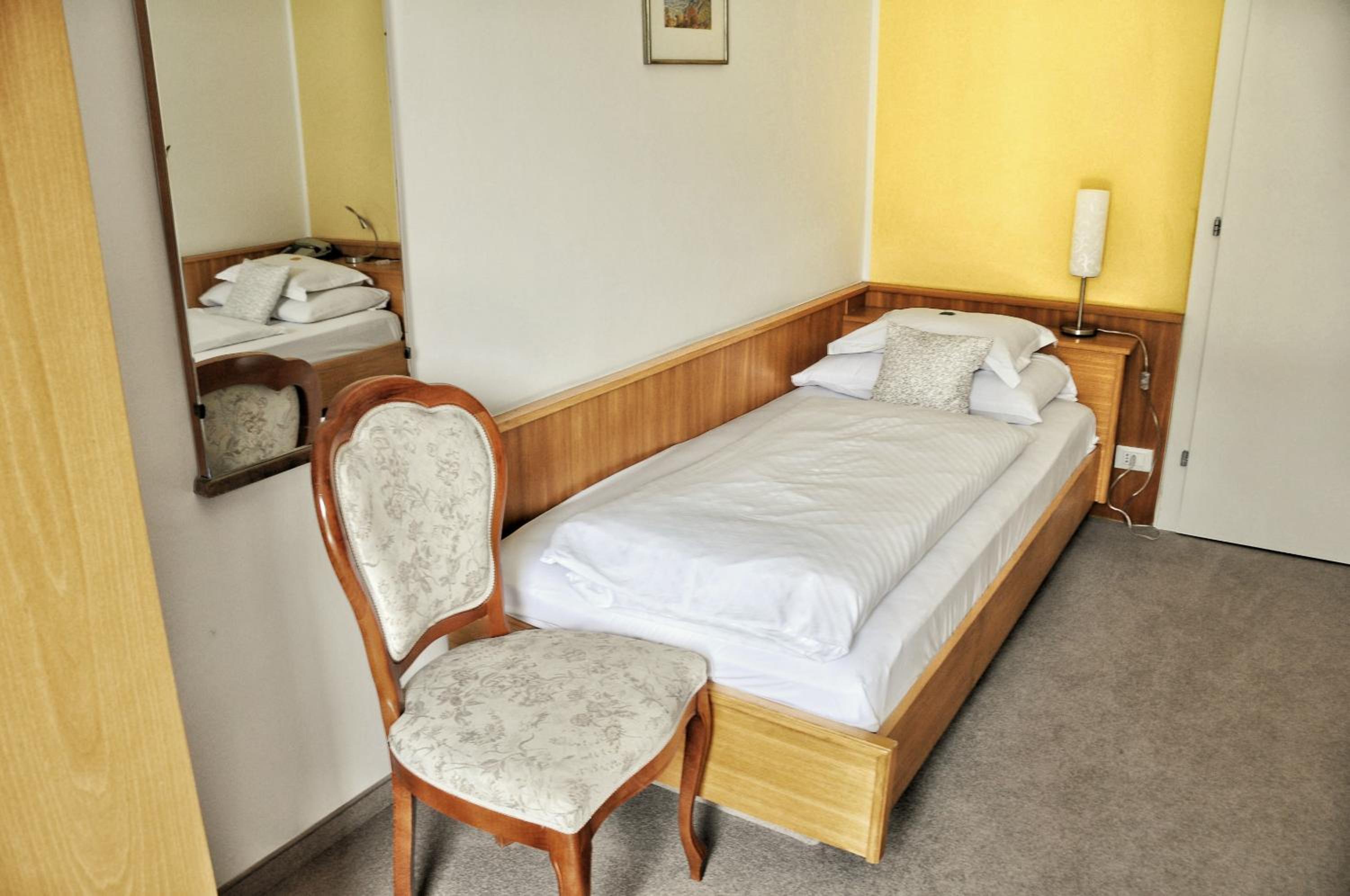 Single Room photo 3