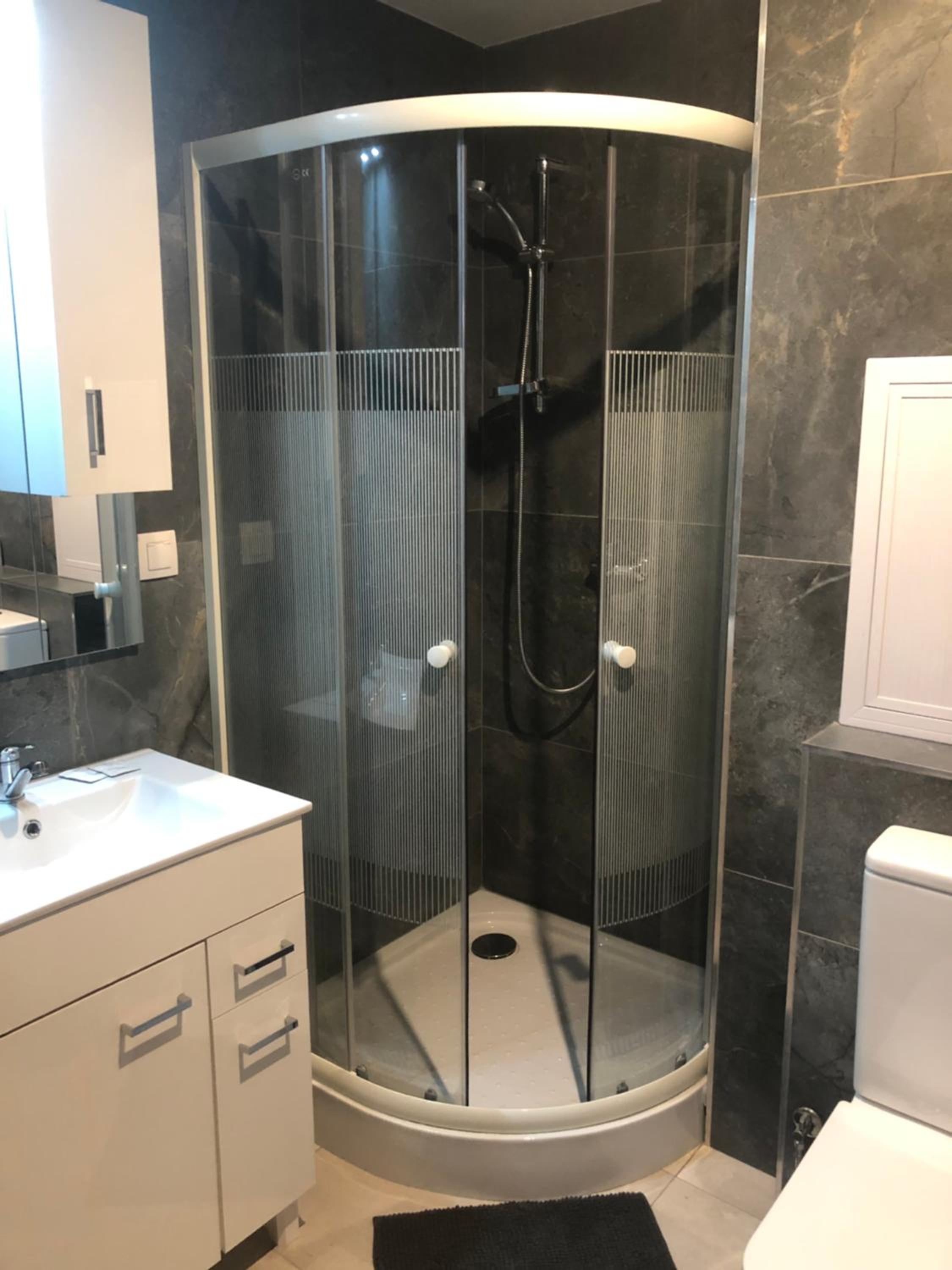 Basic Triple Room with Shared Bathroom photo 3