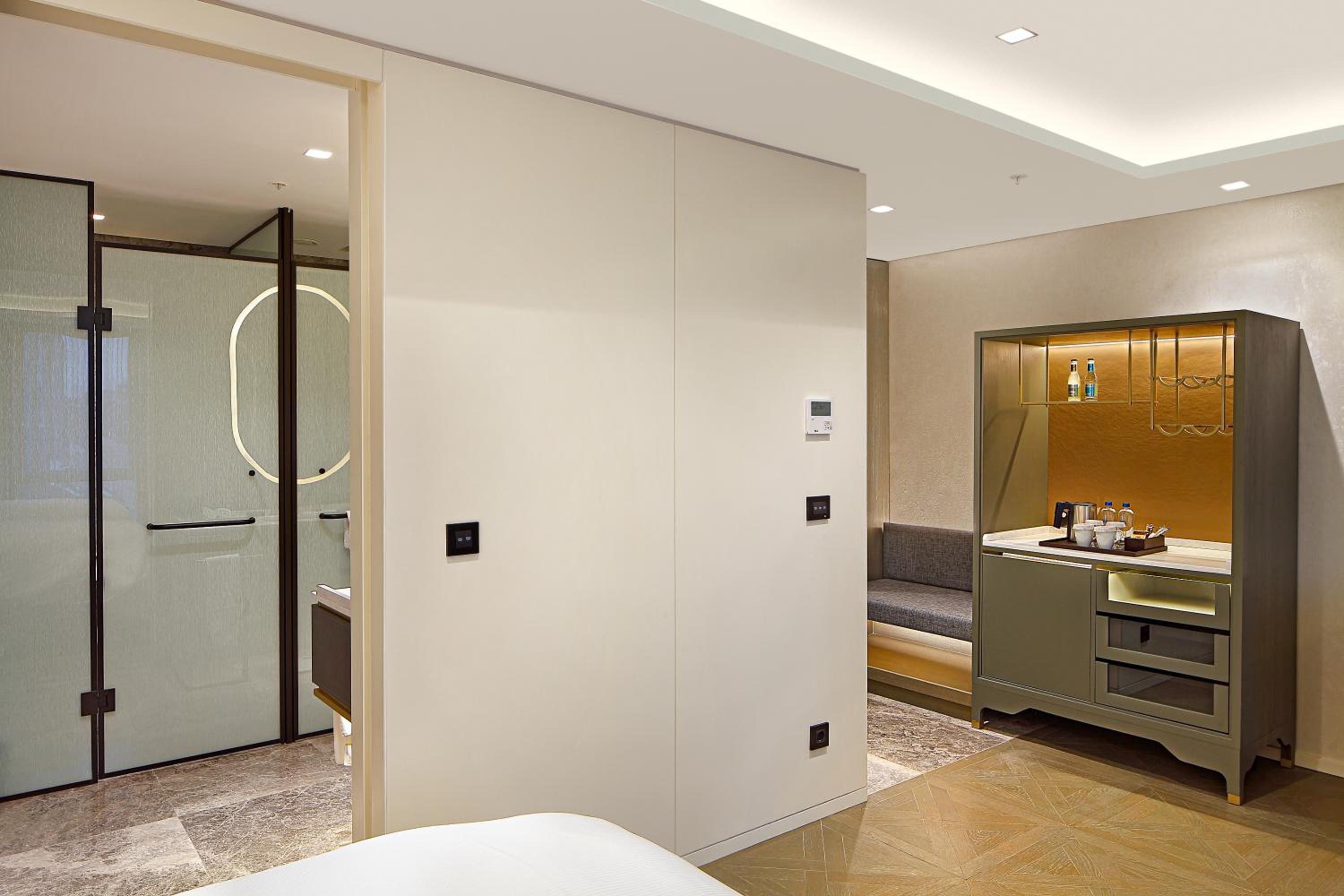 Executive Two Bedroom Suite photo 2