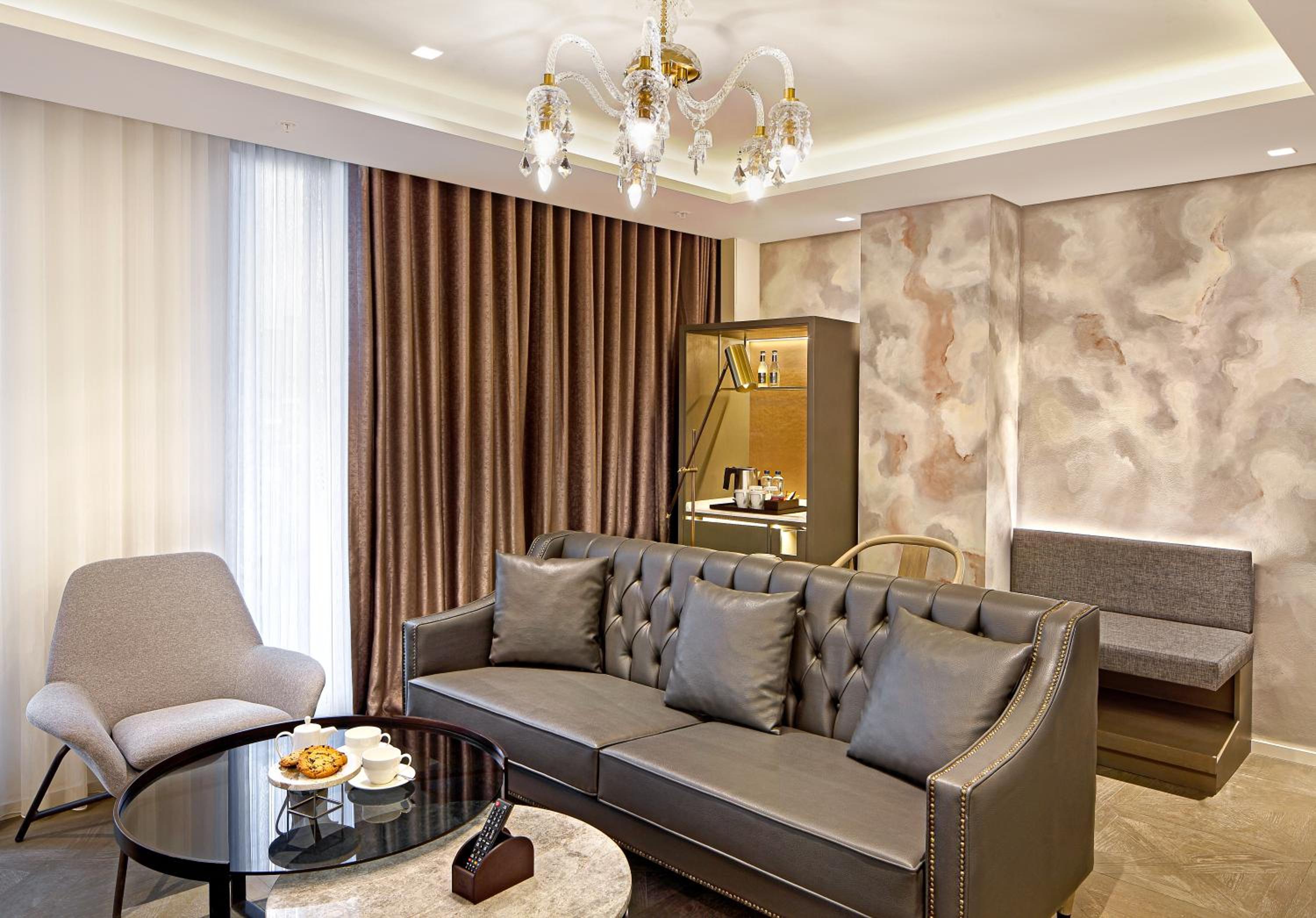 Luxury Suite photo 2