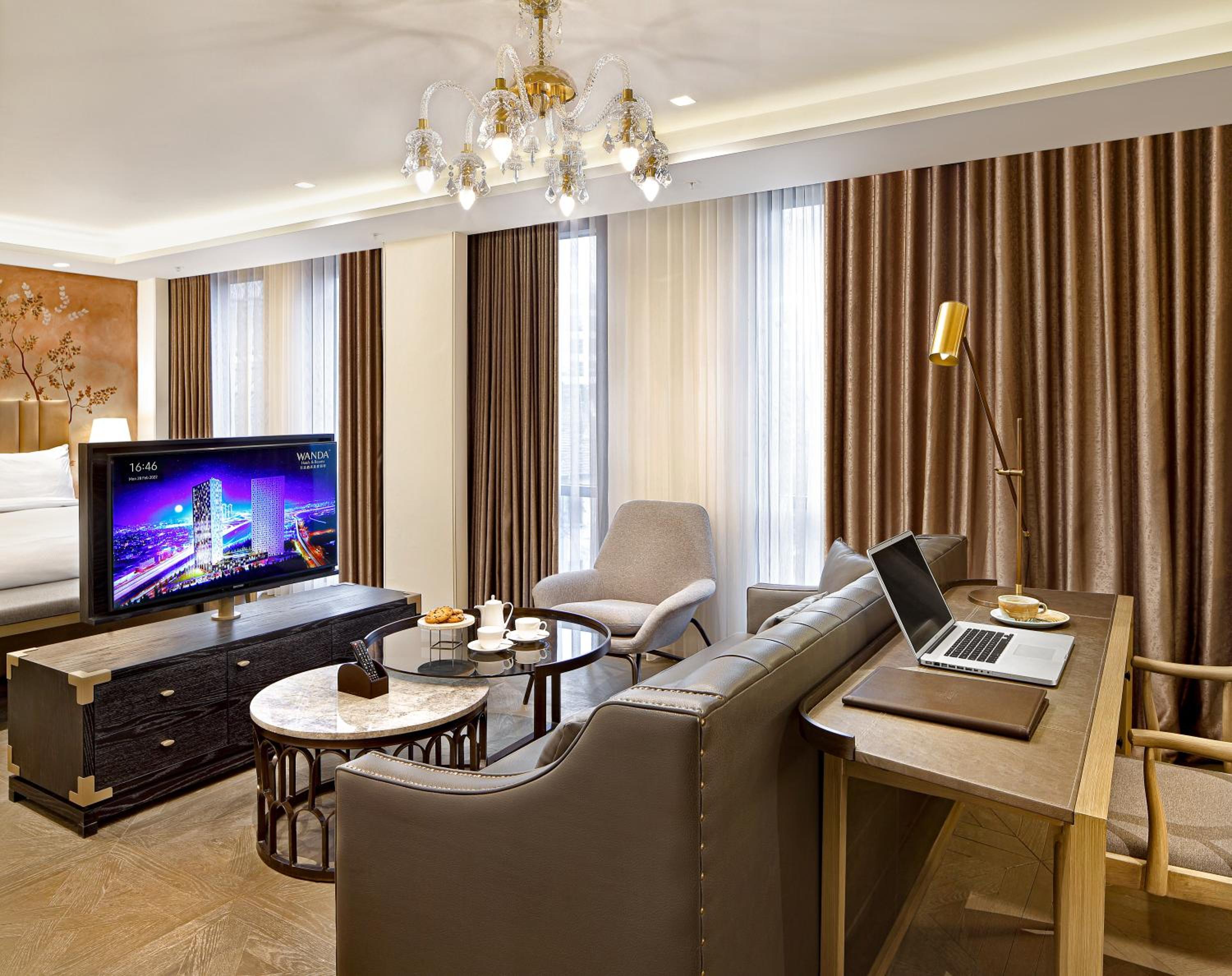 Luxury Suite photo 1