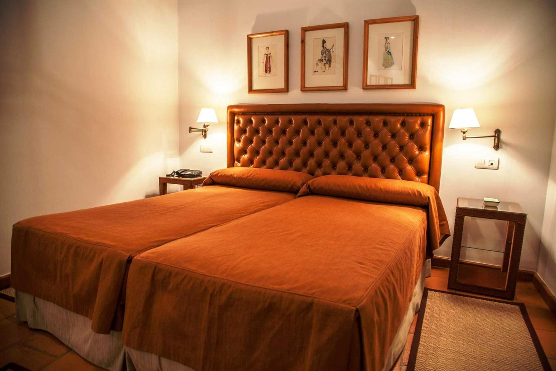 Twin Room - Photo 10