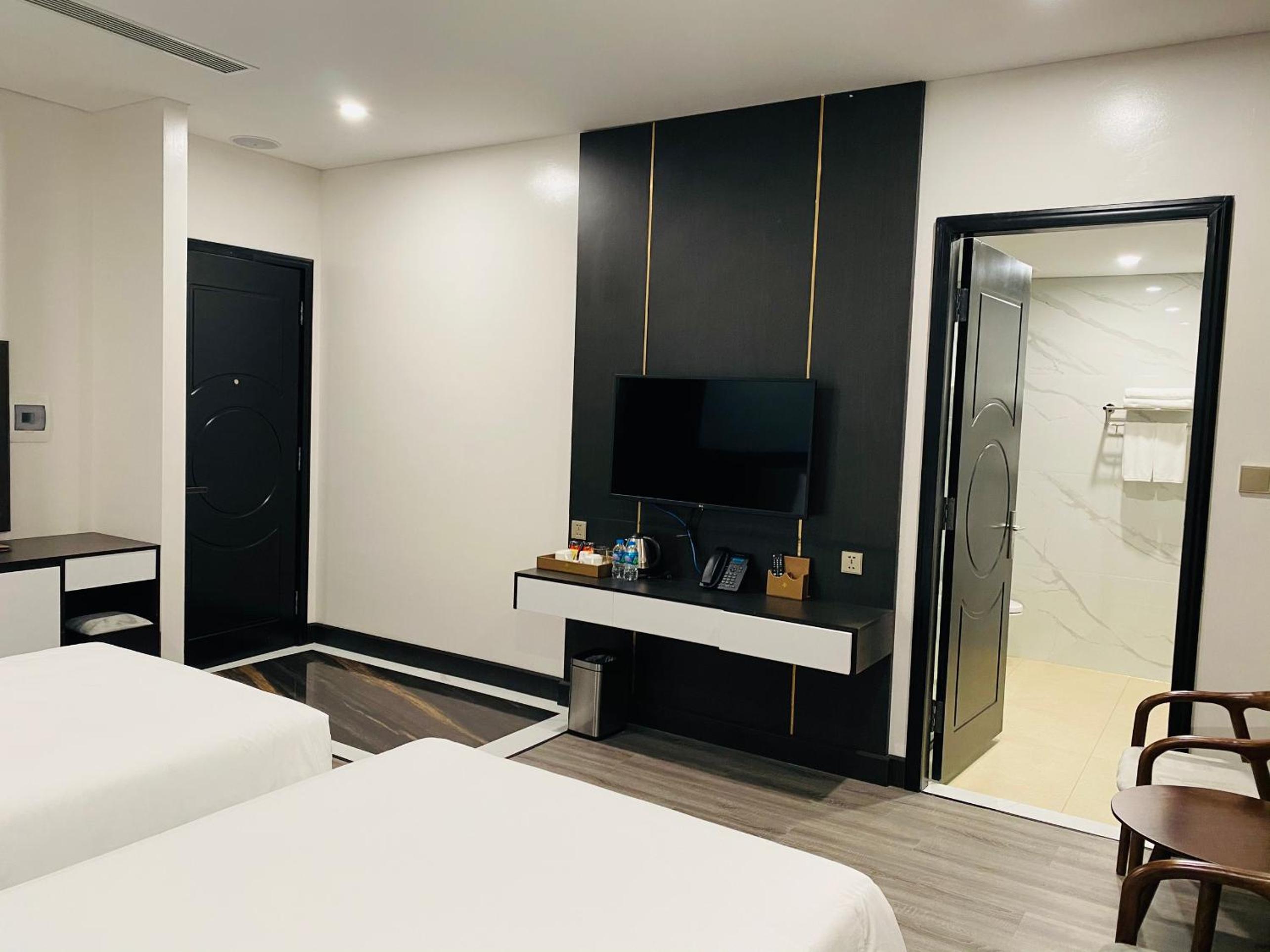 Deluxe Double or Twin Room photo 2
