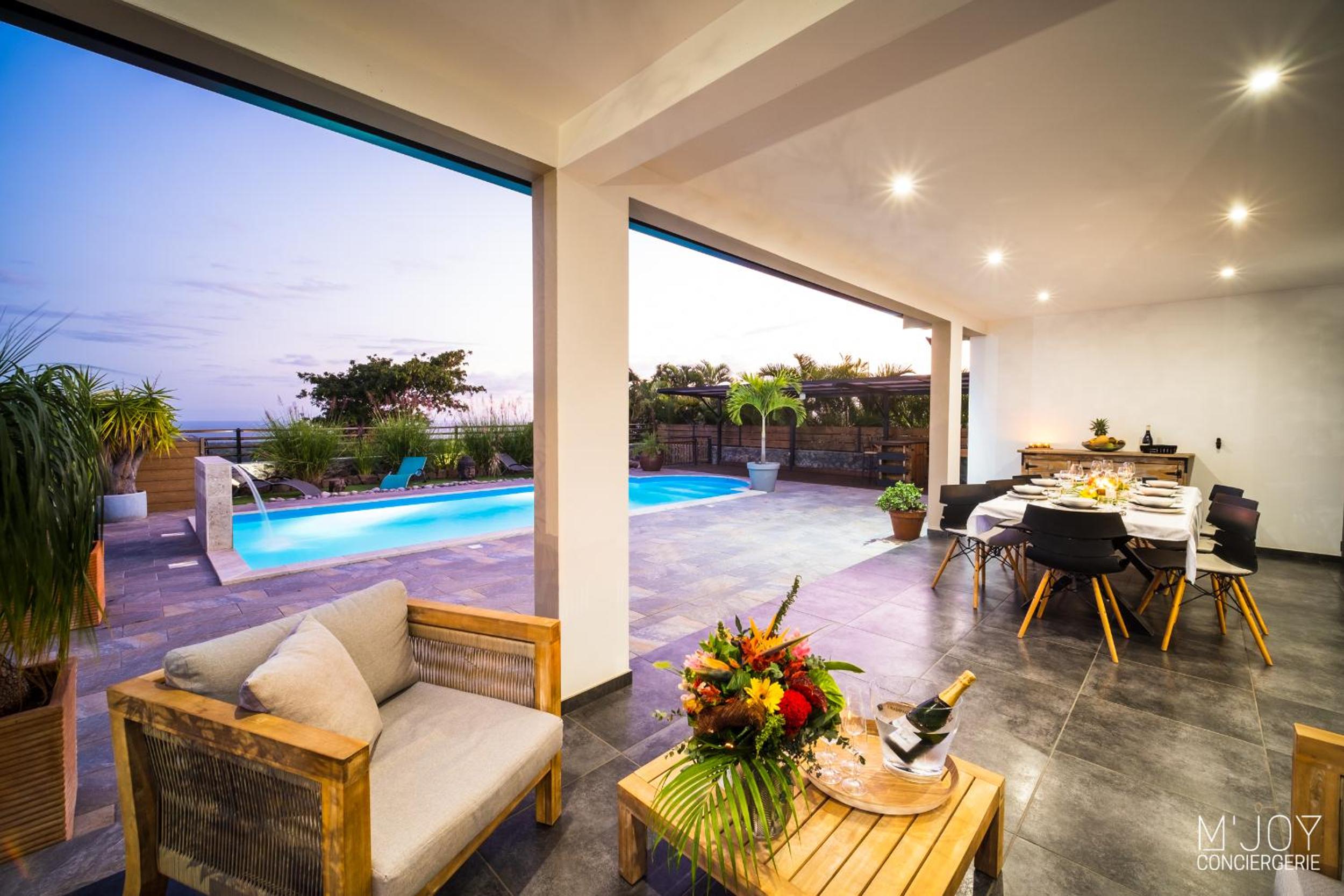Villa photo 2