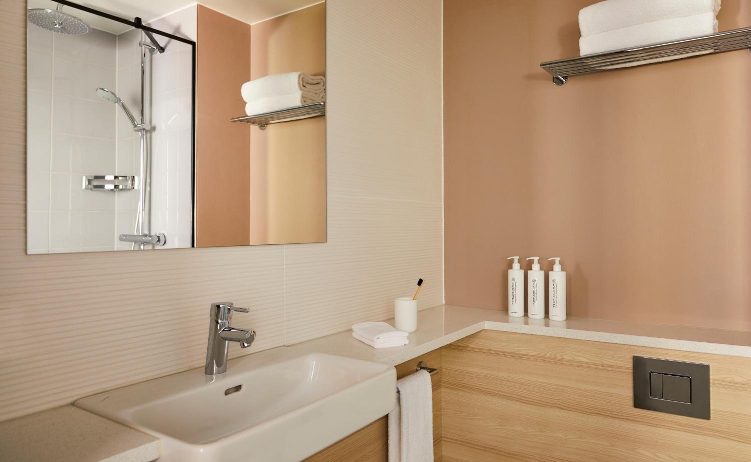 Junior King Suite - Photo 7