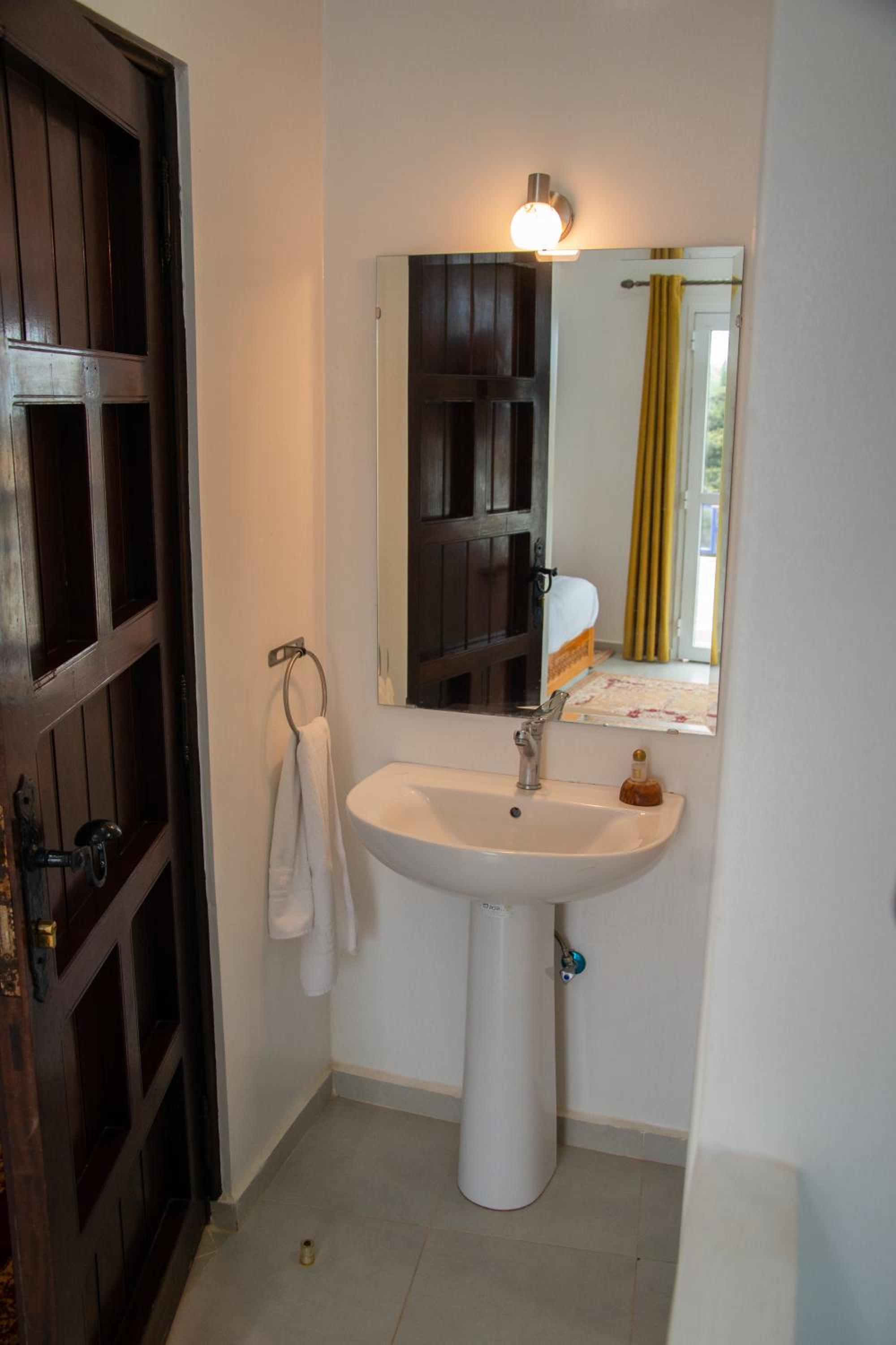Double Room with Sea View - Photo 8