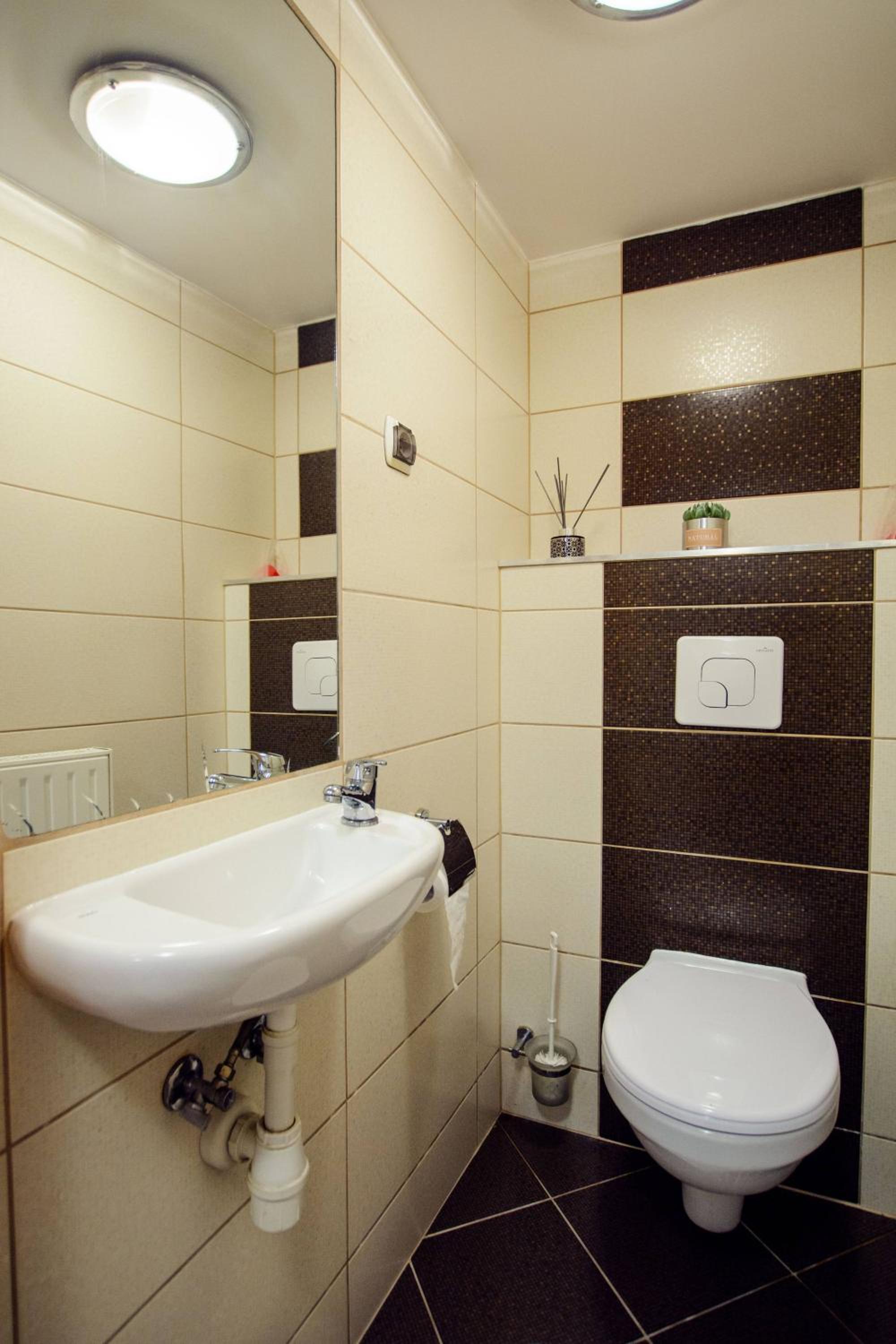 Two-Bedroom Apartment - Photo 4
