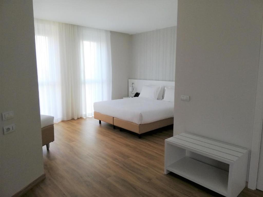 Quadruple Room - Photo 1