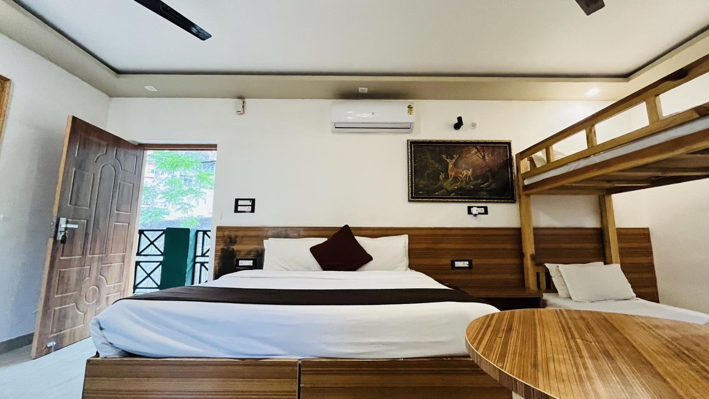 Super Deluxe Room
