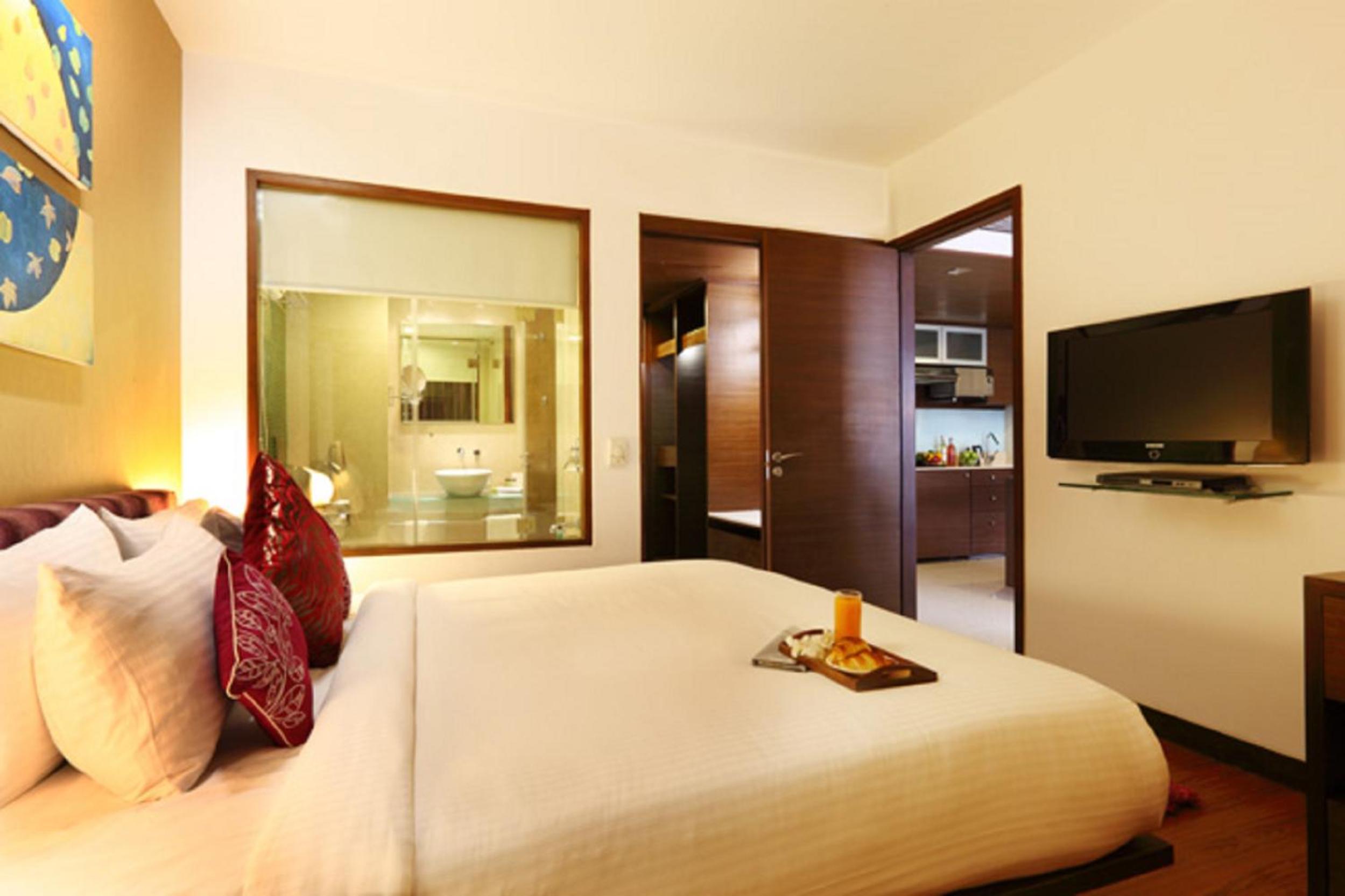 Designer Suite with 10% discount on Food & Laundry photo 1